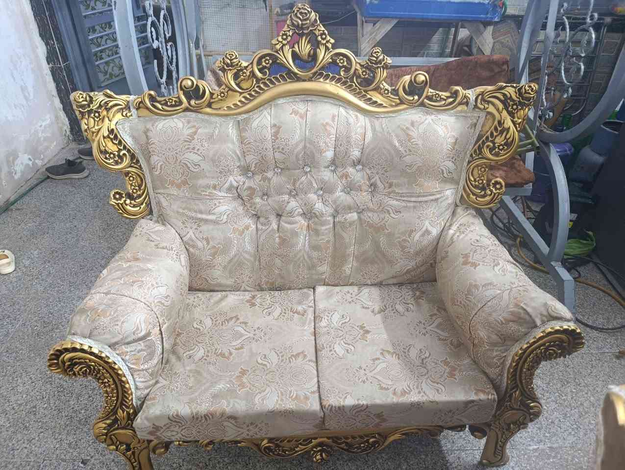 تخم نظيف 10 مقعد مكانه الوشاش
سعره 300 و بي مجال 
للاستفسار ***********
