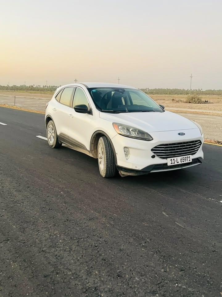 السلام عليكم للبيع فورد سكيب هايبرد موديل 22 محرك 2500 وحادثها موضح بالصور السعر 148 وبيها مجال مكاني بابل ***********
