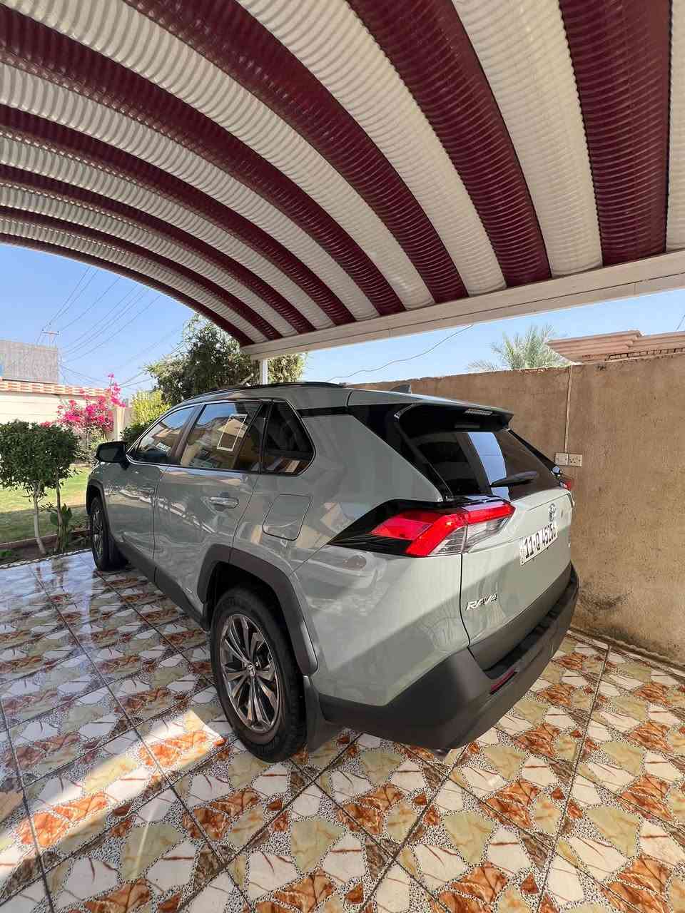 السلام عليكم
للبيع تويوتا RAV هايبرد 2022

🔹 الفئة: XLE Premium
🔹 المحرك: 4 سلندر 2.5 لتر هايبرد
🔹 النظام: هايبرد بنزين + كهرباء
🔹 الدفع: رباعي AWD
🔹 القير: أوتوماتيك إلكتروني هايبرد
🔹 القوة: 219 حصان
🔹 المقاعد: 5 ركاب
🔹 الداخلية: جلد صناعي فاخر
🔹 مقعد السائق: كهربائي 8 وضعيات
🔹 فتحة سقف كهربائية
🔹 باب خلفي كهربائي
🔹 مكيف أوتوماتيك ثنائي المناطق مع فتحات خلفية
🔹 شاشة متعددة الوسائط مع دعم نضام كار بلاي واندرويد اوتو 
🔹 كاميرا خلفية
🔹 مثبت سرعة متكيف
🔹رادارات امامي وخلفي +نقطة عمياء
🔹 تحديد مسار 
🔹 مصابيح أمامية LED
🔹 جنوط ألمنيوم قياس 18 انج
🔹 نظام قيادة اقتصادي وسبورت وتريل
🔹هاند بريك بصمه اوتو هولد 
🔹شاحن لاسلكي 
🔹

📌الممشى 78 الف وارد امريكي حادث تبديل بنيد وجاملغ يمين صور الحادث تفضل على الخاص مع السونار

💵السعر 210 وبيها مجاال 

📍الموقع / الانبار -قضاء الكرمة 

☎️رقم تلفون /‭***********‬
