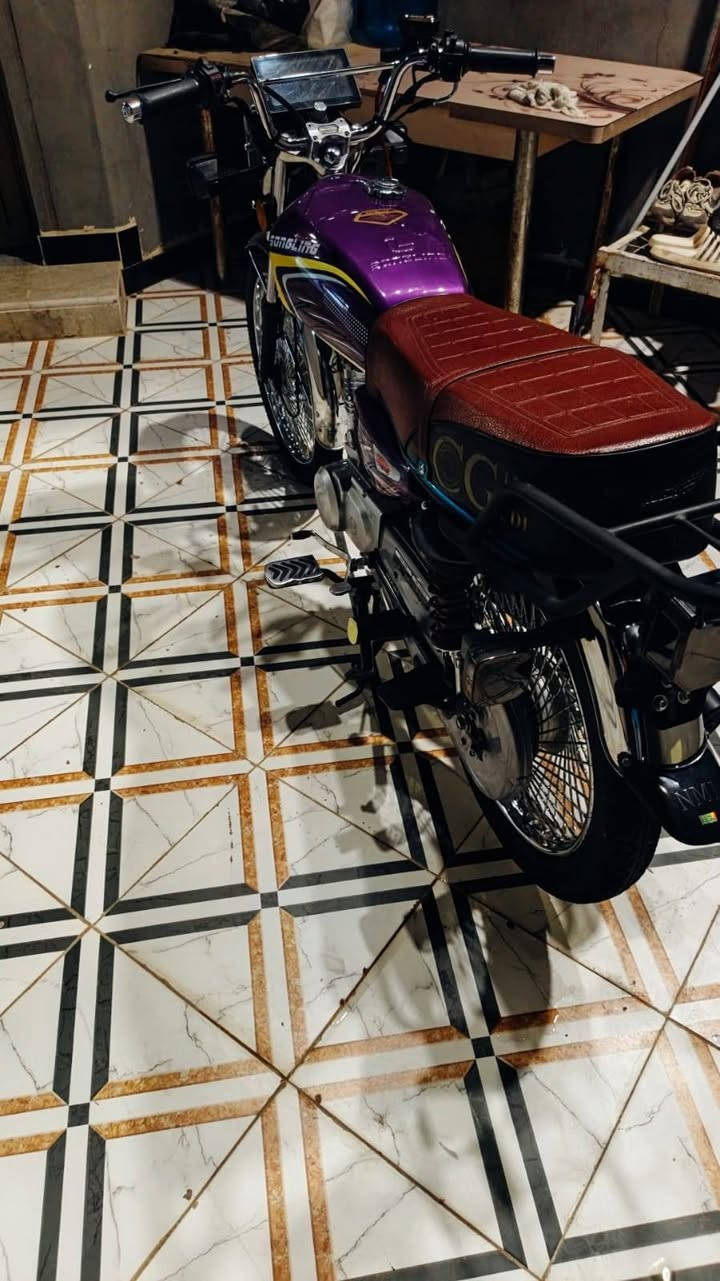 تحية طيبة 🌹
دراجة سونك ٤ كير موديل 26
شاشة تشتغل نص والباقي كله كفاله عامة
اوراق بغداد استنساخ 
مكاني وسط العزيزية
السعر ٧٧٥ وبيها مجال قليل
***********
***********
