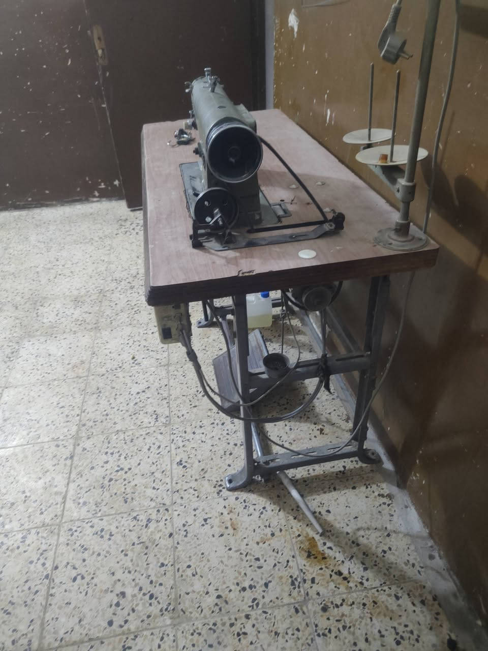 مكينه جديده لبيع كلشي مابيه تجي تاخذه وكبل تخيط بيه سعر 400وبيه مجال والله العظيم كلشي مابيها حتاجيت فلوس واريد ابيعه تريد خاص تريد واتساب ***********
