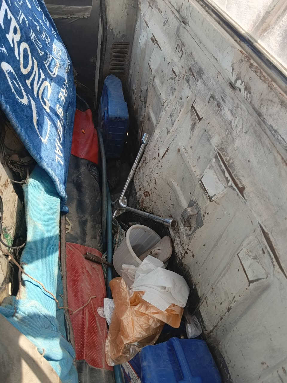 السلام عليكم بيكم 80 سياره باسمي العنوان بغداد البياع رقم التليفون ***********
