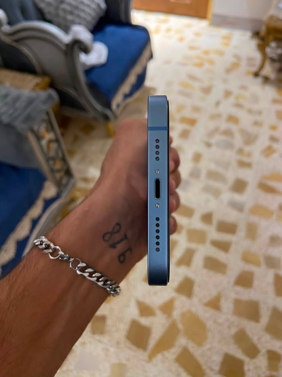 السلام عليكم ايفون 14 بلس للبيع ذاكره 256 الجهاز حيل نضيف شخط مابي مثل متشوف بغداد حي اور 
***********
