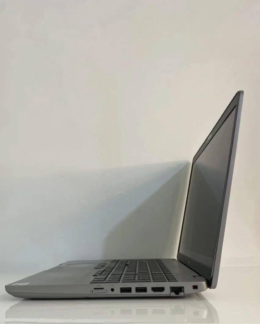 جهاز مرتب وقوي بمعالج  Core i7 جيل 10 — 💰وبسعر 570الف فقط🔥
💻 Dell Precision 3551
⚡ Core i7 | الجيل 10
🧠 16GB DDR4 | قابل للتطوير
💾 256GB SSD M.2 | قابل للتطوير
🖥️ 15.6 fhd
✨Nvidia Quadro P620 4 gb | كرت خارجي 
✨Intel Graphics 8 GB | كرت داخلي   مدمج 

✅ يفيد للدراسة، البرمجة، الأوفيس،المهندسين
🚕التوصيل مجاني لجميع المحافظات
🎁ملحقاته: 
🔌شاحنة اصلية
🖱ماوس
💼حقيبة
📩 التواصل واتساب :***********
