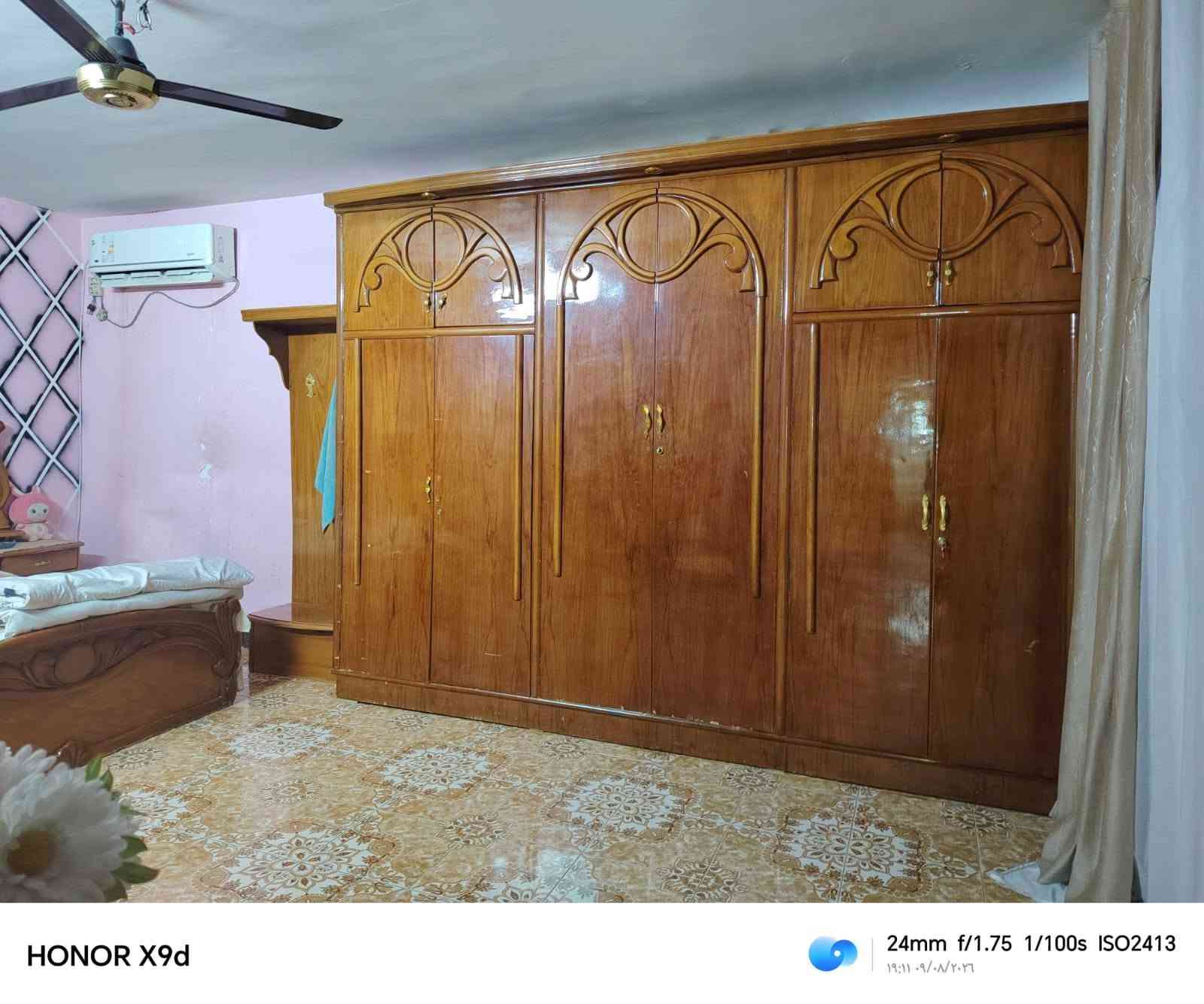 السلام عليكم الغرفه للبيع سعرها600وبيها 
***********
