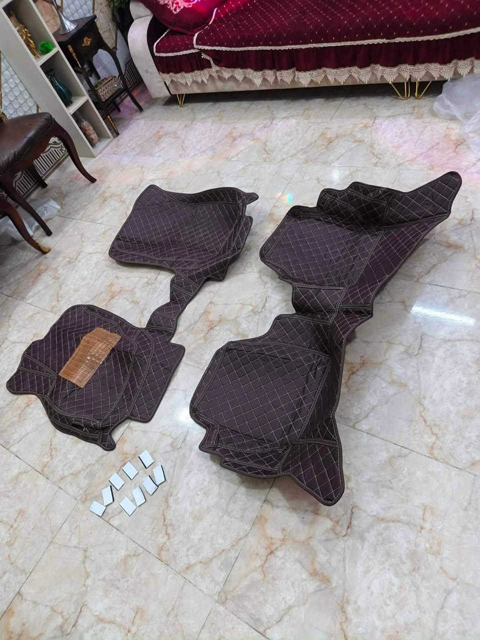 ارضيات كورلا  ومازده من موديل ٢٠٠٧ الى ٢٠١٣
جلد وكاربت قطعتين مبطن 

عنوان بصره
