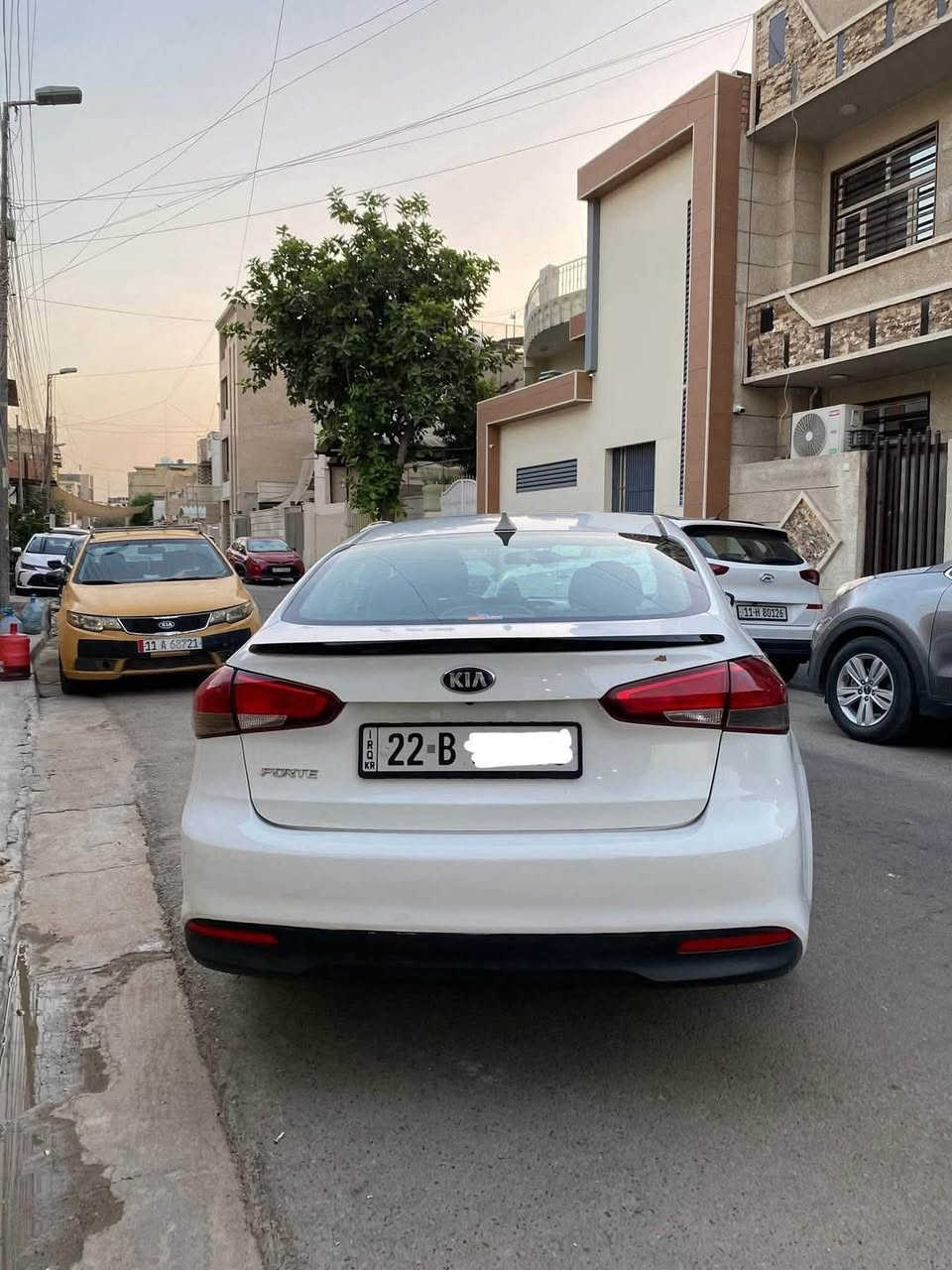 فورتي 2018 محرك 2000، دوش كير، اي تي، المرغوب.

ماشيه 86 ألف كيلو، هزة جديدة، سنوية جديدة، والسيارة باسمي شرط التحويل، رقم أربيل الدولي الجديد.

السيارة بيها صبغ بالجاملغات الخلفية، أثر طخات بسيطة،

، وصور السونار أيضاً مرفق بلمنشور.

السعر 118 ، وبيها مجال بسيط.

مكان السيارة بغداد – الأعظمية.

***********
