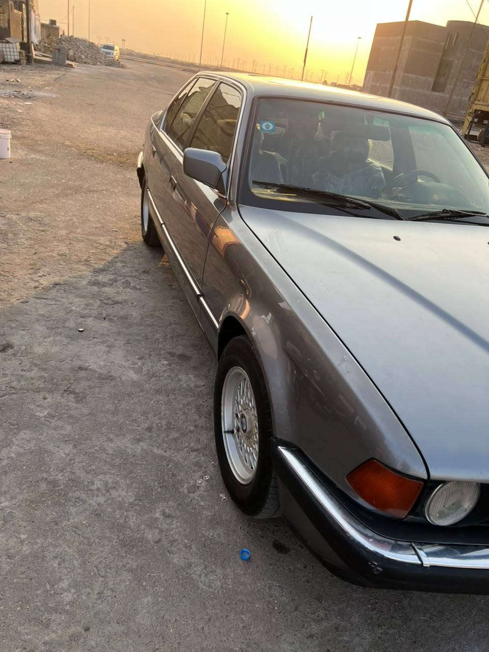 للبيع BMW الفئة السابعة - E32 - ملكة الطريق

*الموديل:1993 (BMW 735i)
*اللون:* رصاصي فيلي - بيها مصبوغه قماره وصندوك وبنيك

- محرك 6 سلندر 3500 الأصلي - مفتوح ما منقوص لا حرارة لا تبخير
- كير اوتوماتيك كهربائي 4 نمر - تبديل حرير
- داخل كامل خشب أصلي شركة + كوشنات كهرباء + تدفئة كراسي
- سنتر لوك + جام كهرباء 4 + مرايا كهرباء
- تبريد ثلج + تدفئة شغالة
- صدر جديد + تايرات جديدة + ويل BBS الأصلي مال 7
- دوشمة نظيفة كلش ومغلفة بنايلون مثل ما بالصورة
- سيارة جاهزة من كلشي ما تحتاج ألف دينار

*المكان:* البصرة 
*السعر:*  [ 65 ]
*للاستفسار:* [ *********** ]
