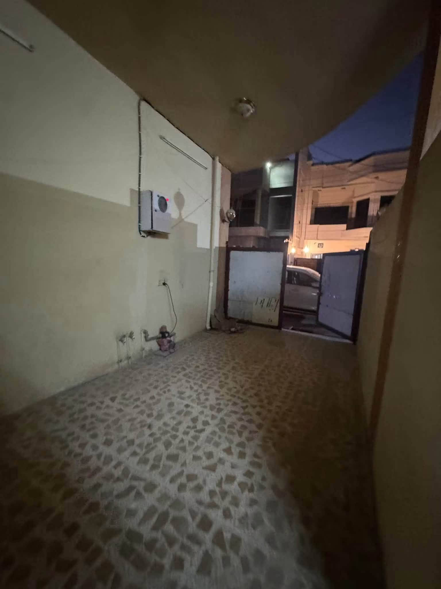 دار للايجار طابق ارضي المساحه 150متر في حي عدن
لمعرفه السعر اتصال بل رقم 

***********

متوفر واتساب ايضا
