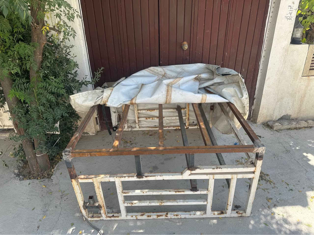چةمچةي نيسان دةبل 
زور شازو توكمةية بوبةقالي دروست كراوة 
خيمةي تازةية سعري ١٥٠هةرارو مةعامةلة 
*********** السليمانية, العراق
