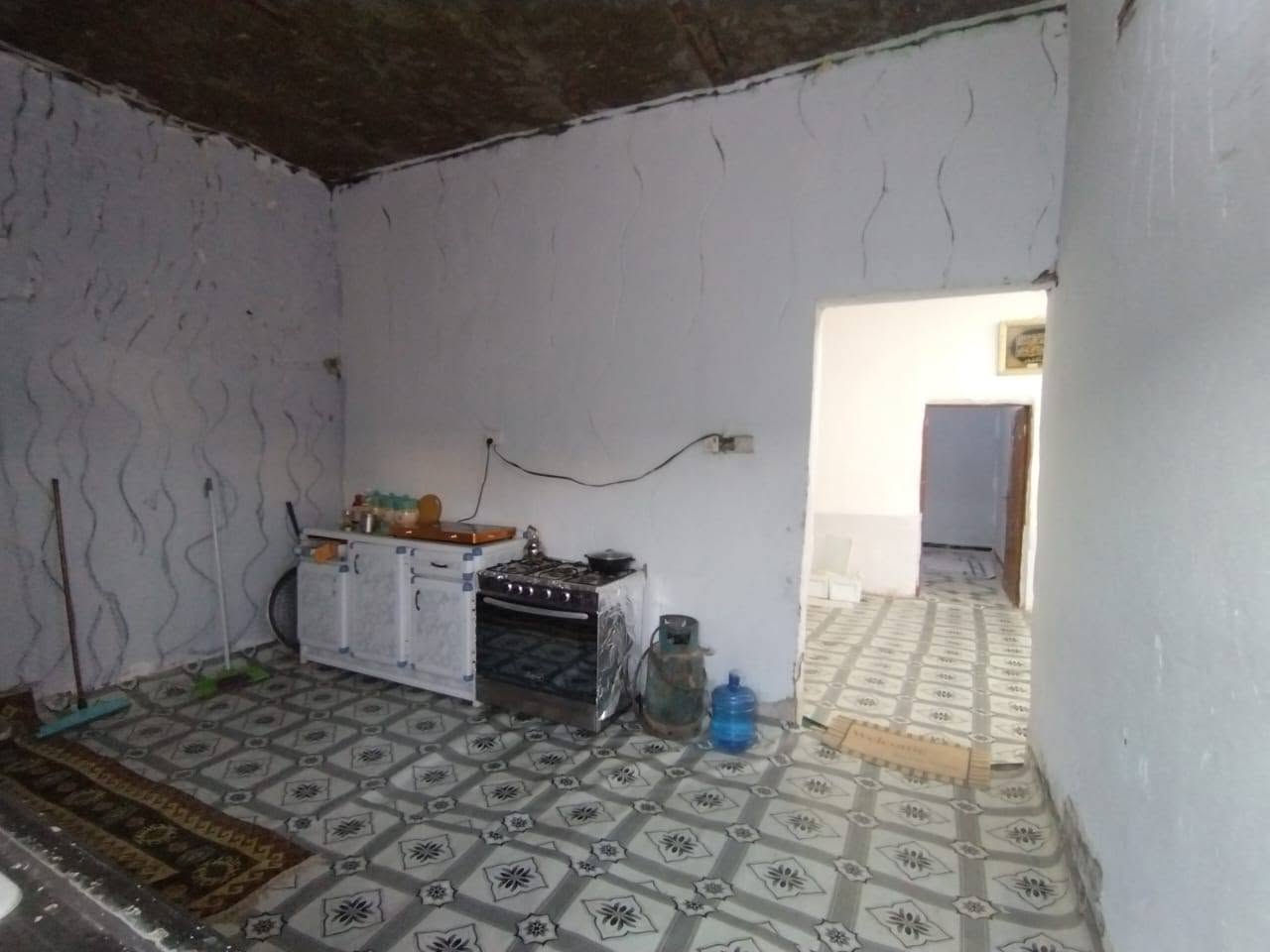 السلام عليكم بيت للبيع خلف عمارات الزيتون قرب مكتب السجاد للعقار
ومرقم من البلديه  وميزانيه كهرباء  
 مساحة 275م
 #السعر ٢٧ وبيه مجال
يتكون من كراج واستقبال كبير ومطبخ وصاله وغرفتين نوم 
 للاستفسار الاتصال ***********
المنطقة مرتبه وتبليط وكلشي متوفر 
@إشارة
