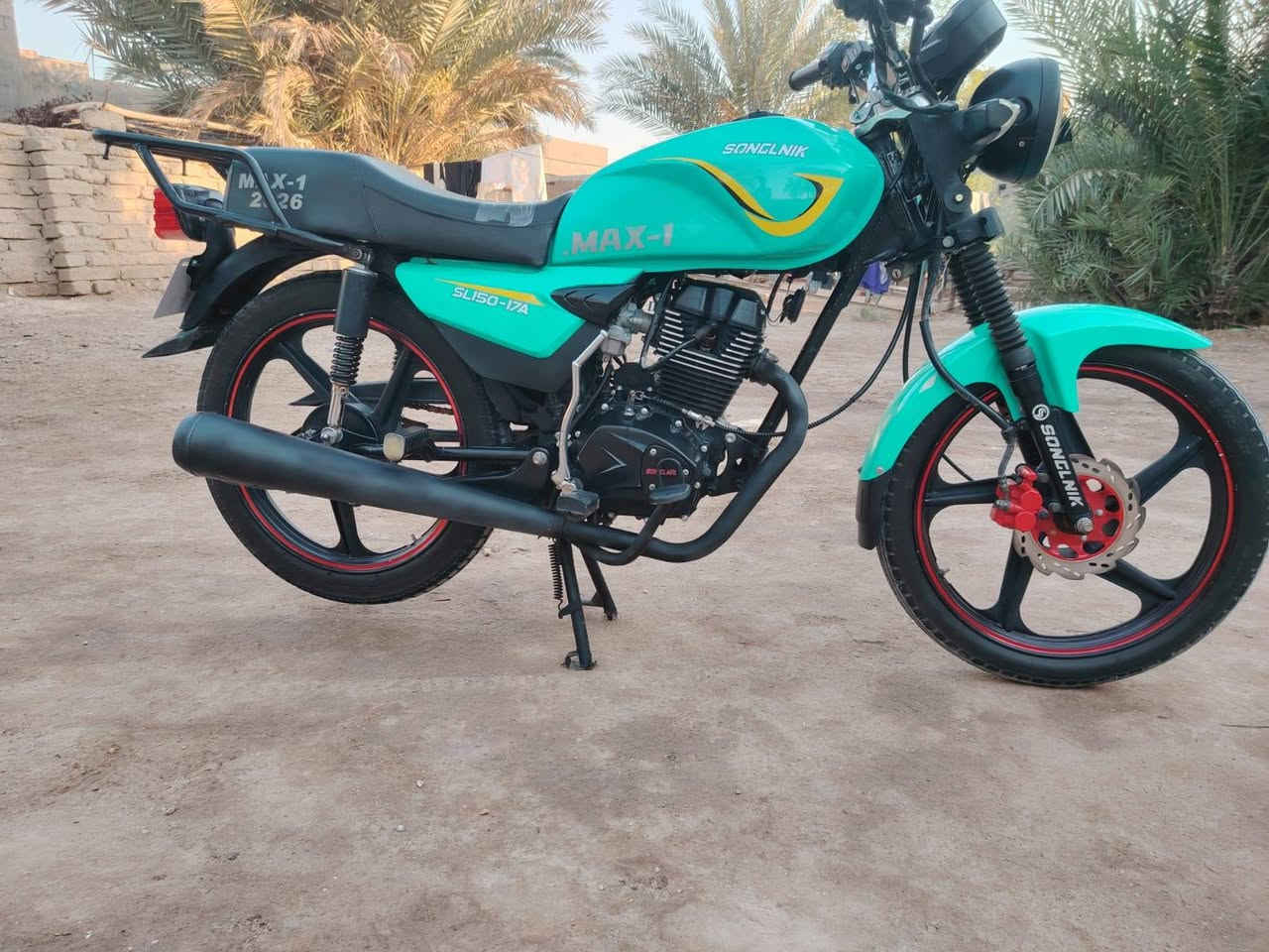 سلام عليكم شاينك مديل 26 صار اقل الشهر من طالعه من البمعرض سعر 800 وبيهه مجال حك الجيه المكان حله عوفي رقم ***********
