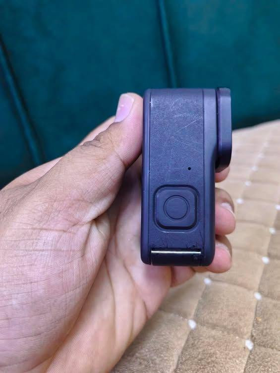 🔥 للبيع GoPro HERO 13 Black 🔥
📸 المواصفات:
• تصوير فيديو بدقة 5.3K / 60fps
• تصوير 4K / 120fps
• تصوير Slow Motion بجودة عالية
• تثبيت إلكتروني متطور HyperSmooth 6.0
• مقاومة للماء لحد 10 متر بدون كيس
• شاشة أمامية وخلفية
• تصوير صور بدقة 27MP
• تدعم Wi-Fi وBluetooth
• بطارية Enduro محسّنة للتصوير
• تدعم عدسات وإكسسوارات إضافية

✨ الكامرة بحالة ممتازة والاستخدام نظيف+وياهة جنطة بيها ملحقات كاملة .

📩 للتواصل والاستفسار: ‏‪***********‬‏
