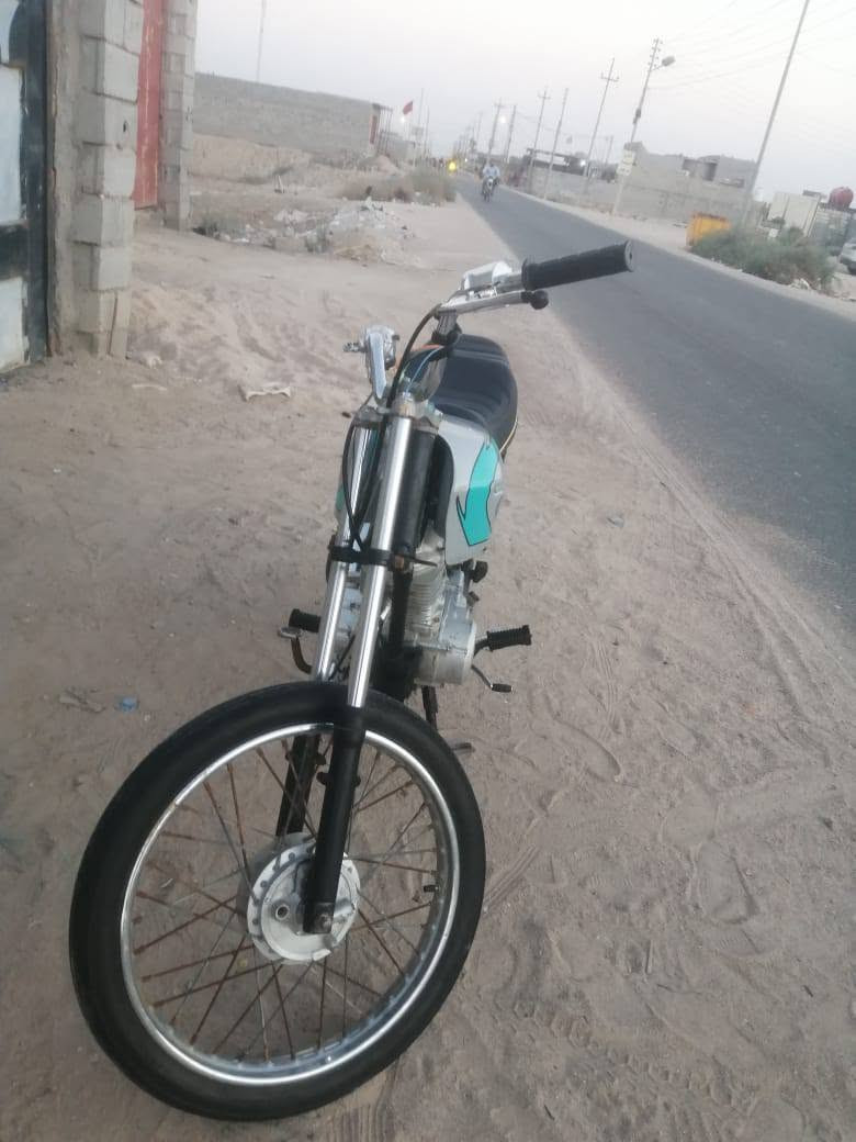 سلام عليكم  دراجه نامه ادوات غراض كله جديد كشن تفصال مكينه خرسه ربع ماذب عليها كبل للشارع كلجات تبريد مركزي دراجه حلوه كلش مكاني بصره كرمه علي سعرررر 375 بيها مجال تواصل ***********شراي بخدمته

