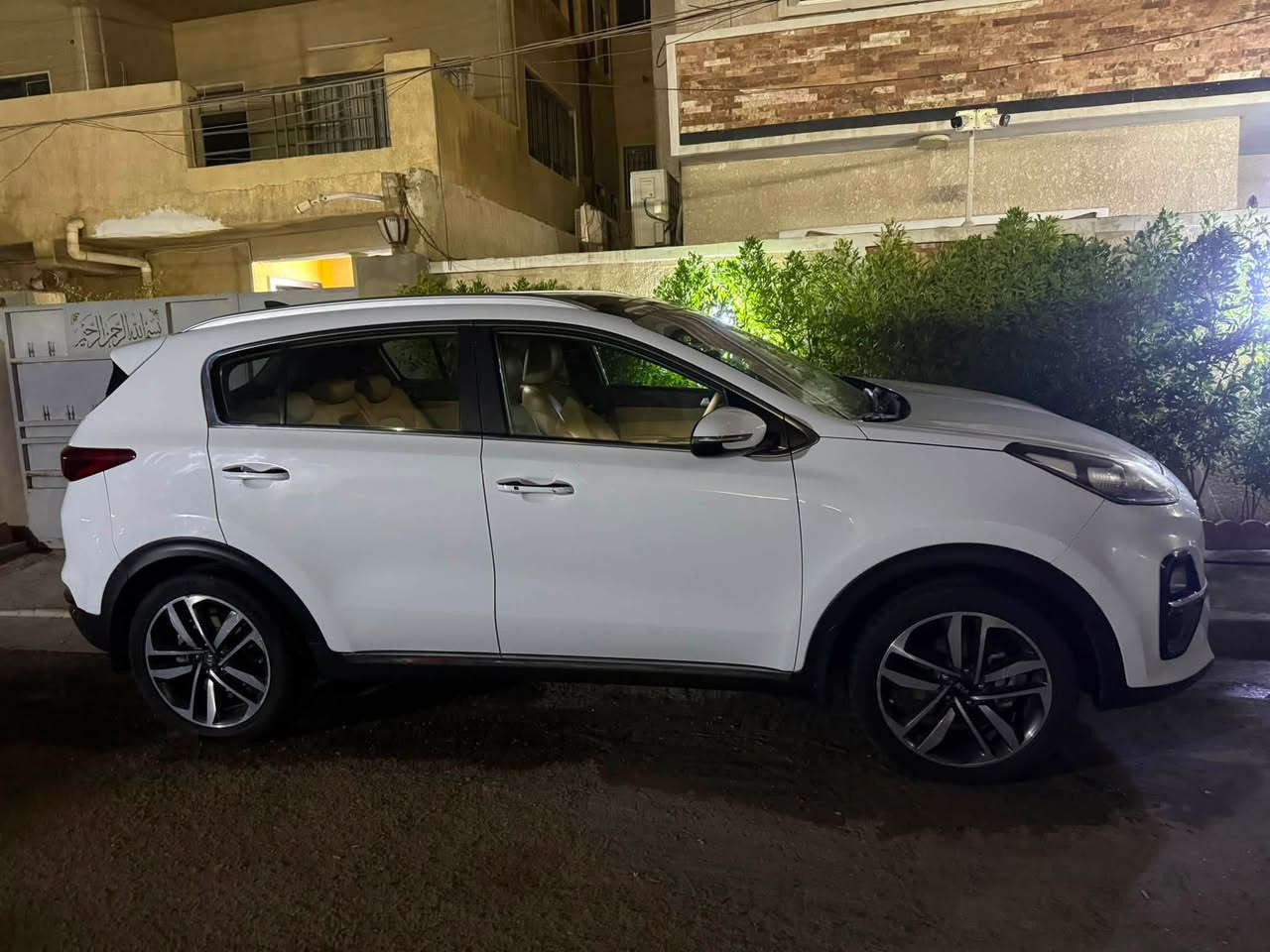 السلام عليكم كيا سبورتج للبيع 2019 السيارة بي صبغ وبارد بالاماكن المحددة ودشبول مفطر من الشمس ماشية ٥٣ الف مكان بغداد الجديدة للتواصل *********** السعر ١٨٣
