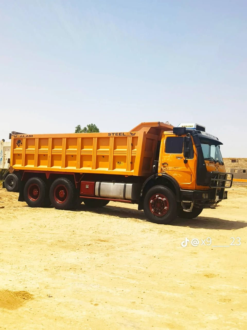 البي للبيع موديل 80 مكينه 35 كير160مجموعه جي اف تخم تاير  رقم نگليزي بسمي سياره جاهزه للعمل***********
