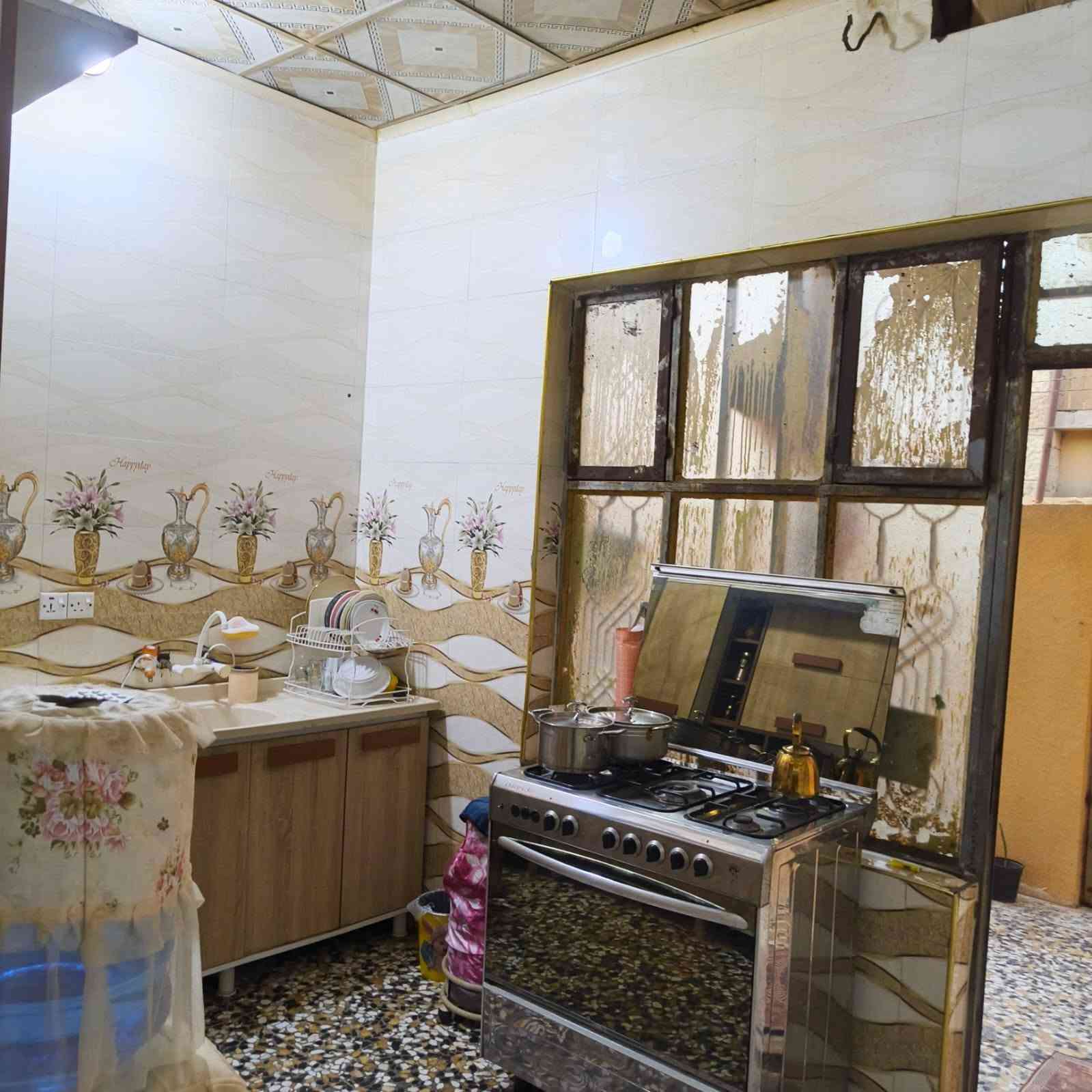 بيت للبيع 🌼🌼
في الحر حي العسكري مقابيل الكابينات  100 متر طابو زراعي 
بناء جديد يحتوي على استقبال، صالة مطبخ، وغرفة، وبيتونة وصحيات عدد 2 البيت نظيف ومرتب
السعر 120 مليون وبي مجال
 للاستفسار ***********

نص مكتوب في الصور:
- Meta AI