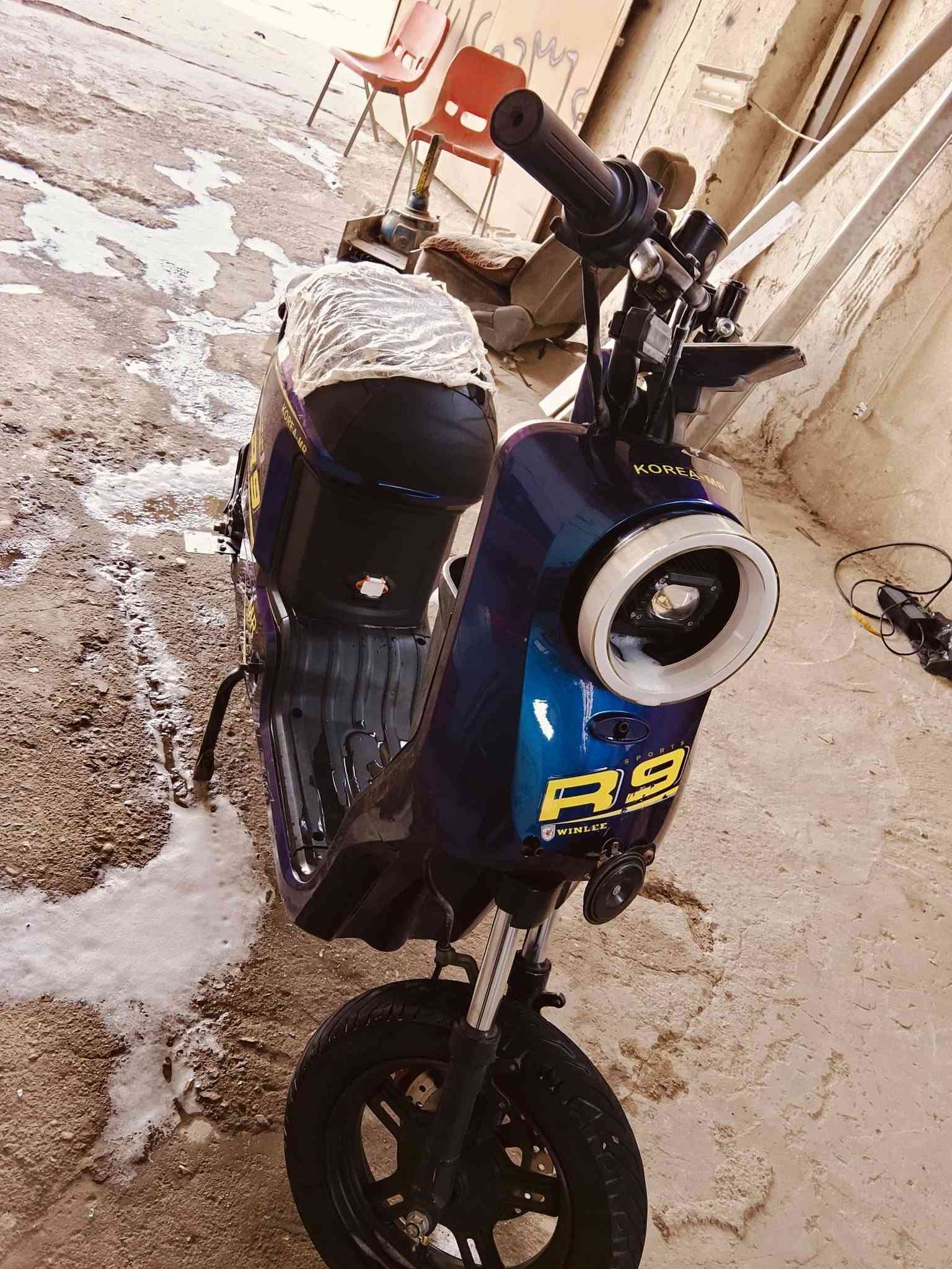 سلام عليك دراجه R9 جديده موديل 2025 درجه بطاريات  كفاله جديدات 35 امبير سعر 290 وبيها مجال المكاني البصرة الزبير *********** بيه واتساب
