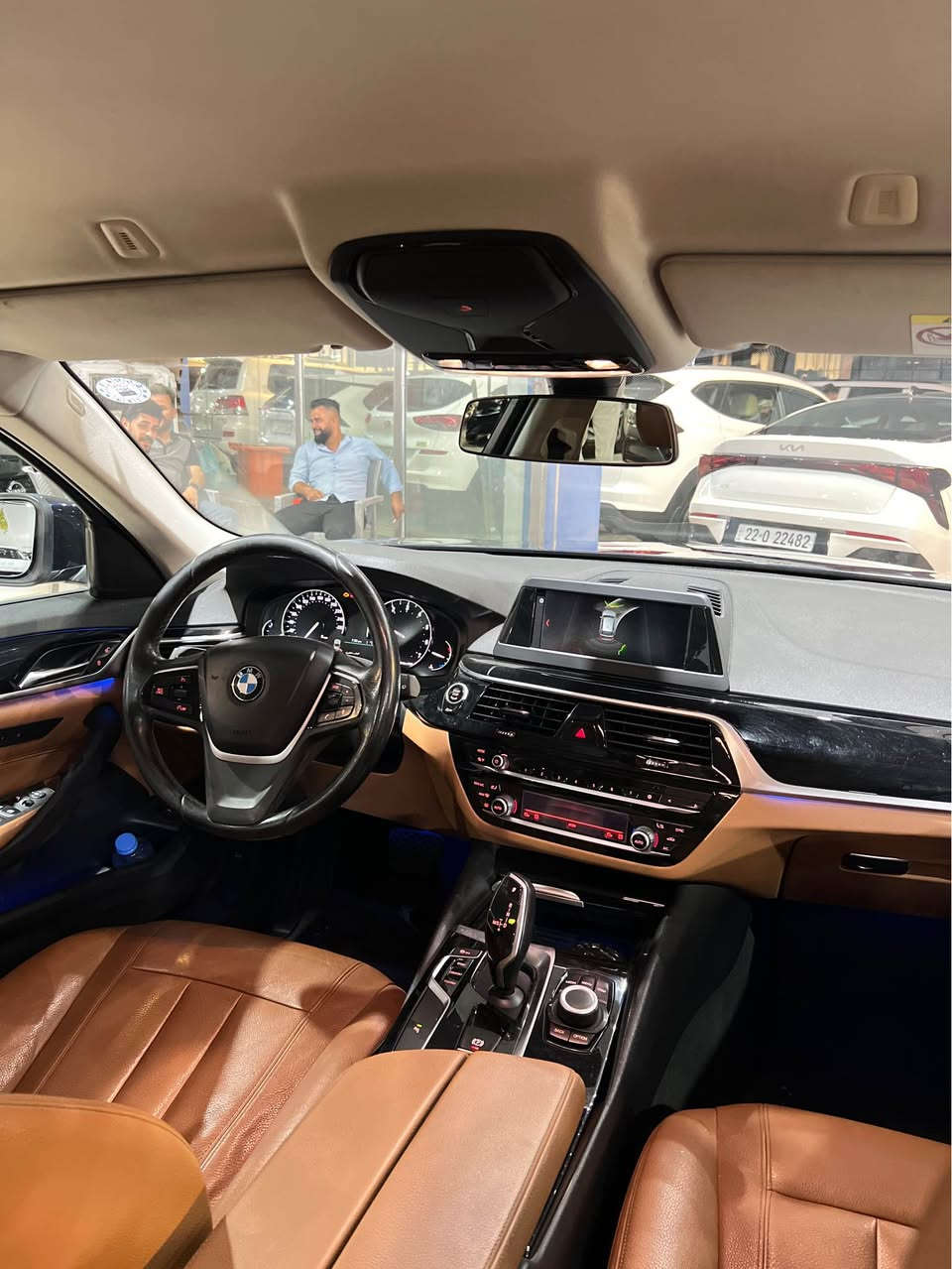 سلام عليكم bmw 520i سياره ستيشن بدون صبوغ بشرط فقد بيه شبر بارد بالجاملغ باقي كفاله دعاميه للدعاميه مكينه ٢٠ توين توربو مكينه برغي مامفتوح بشرط سياره ماشالله على وضح شريكه ماشي ١٨٨ الف ميل سياره داخليه جديد سعر السياره ١٤٥ ورقه وبيه مجال للشرايه للاستفسار :-*********** أربيل, العراق
