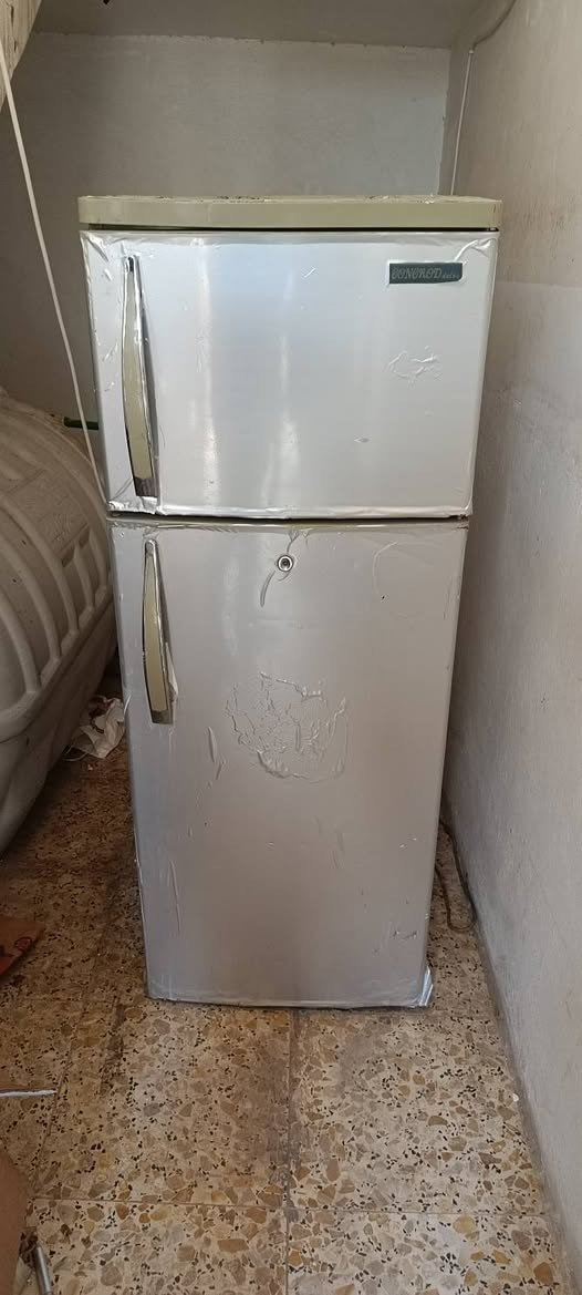 الثلاجة للبيع الاتصال  على هذا الرقم ‏‪***********‬‏
