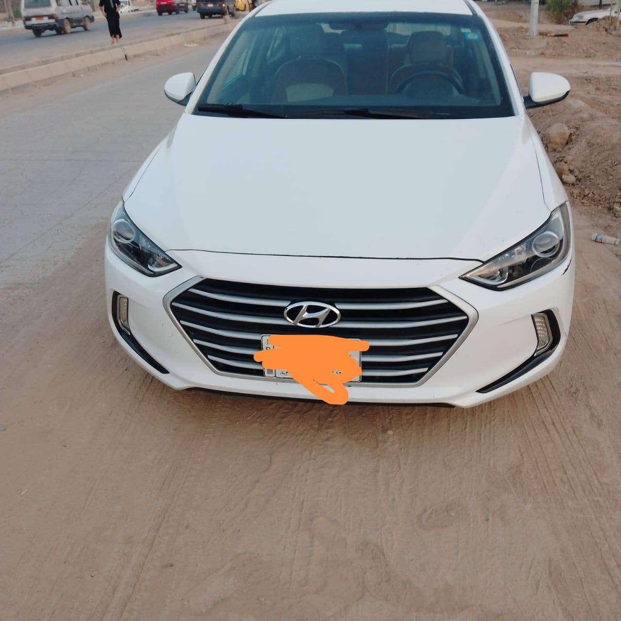 السلام عليكم الانترا 2017 امريكي 
بيها قطعتين صبغ كدام ضرر مال امريكا بدون دواخل 
تحكم سترين جهتين
كامرا دواره بلادي شاشه كبيرة
نظام قياده 3 انظمه سبورت وايكو وعادي
محرك دوش 2000
كير المرغوب at 
تبريد خير من الله 
بيها تكشير شبر بالقماره فقط
مكان السياره بعقوبه _بهرز 
السعر 115 وبيها مجال 
الرقم /***********
