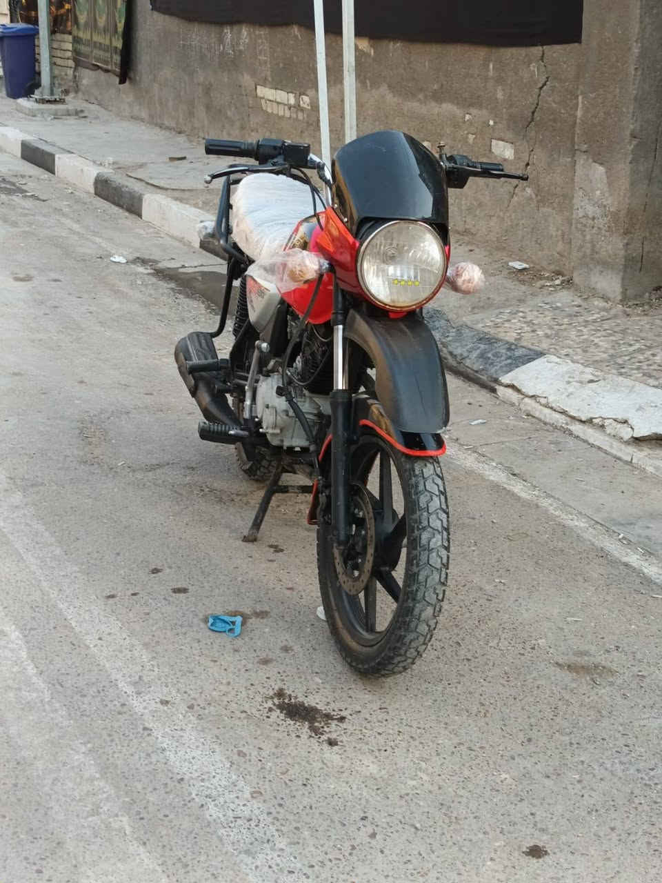 السلام عليكم
دراجة بوكسر مديل ٢٣ اوراقه كاملة
السعر 950 وبيها مجال
بغداد البلديات 
للأستفسار فقط واتساب ***********
