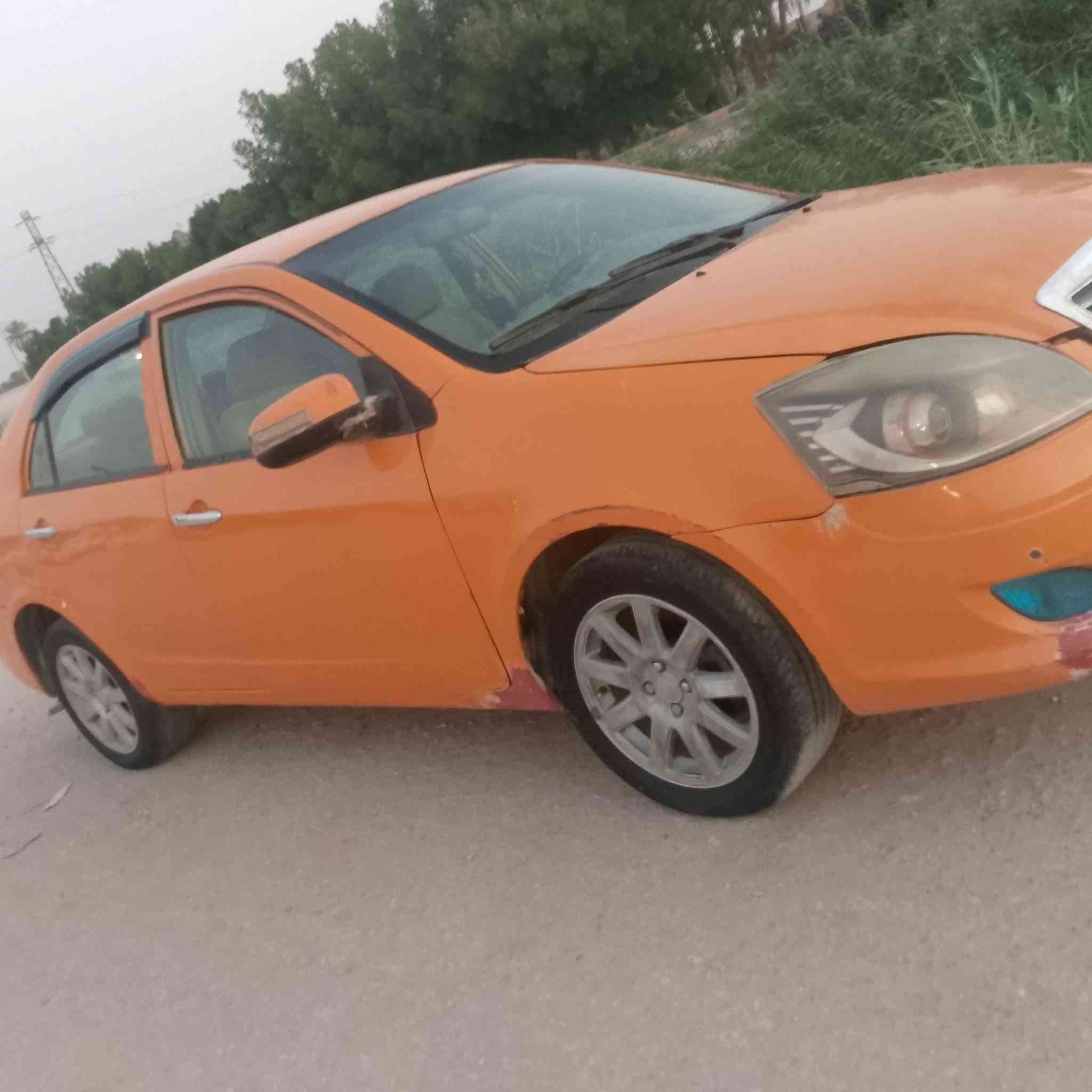 مرحبا جيلي موبل السعر ٢٨ ورقه 

بسعر سايبه 

كير حداديه 

ترايها كلش حلو 
مكينه ماتنسمع. 
فقط بخار بيها 

راعيها يمي بعفك 

شاشه ومصفره من كلشي 

كبل لشارع 
بدون مراوس بيع مستعجل. 
***********
