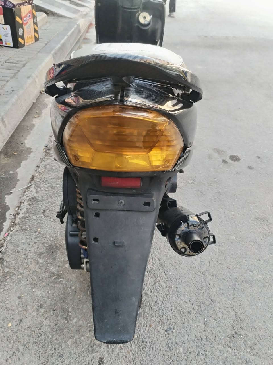 السعر 600
🏍️ دراجة ماكس عدلة للبيع

🔧 المواصفات والتعديلات:
• بوشة 55 شلعلة / معدلة
• ويلات رياضي
• سلف رياضي
• عينة إلكترونية
• عمبار بريك رياضي
• تايرات جديدة
• كفرات كاربون فايبر
• دبل رياضي
• صندوك لايت
• بك لايت
• سكنات عينة

⚙️ حالة الدراجة:
• شغالة وكلشي بيها تمام
• نقصها فقط باتري تعبان
• اللاشاير ما يشتغلن

📍 الموقع: البصرة
📞 للتواصل: ***********
