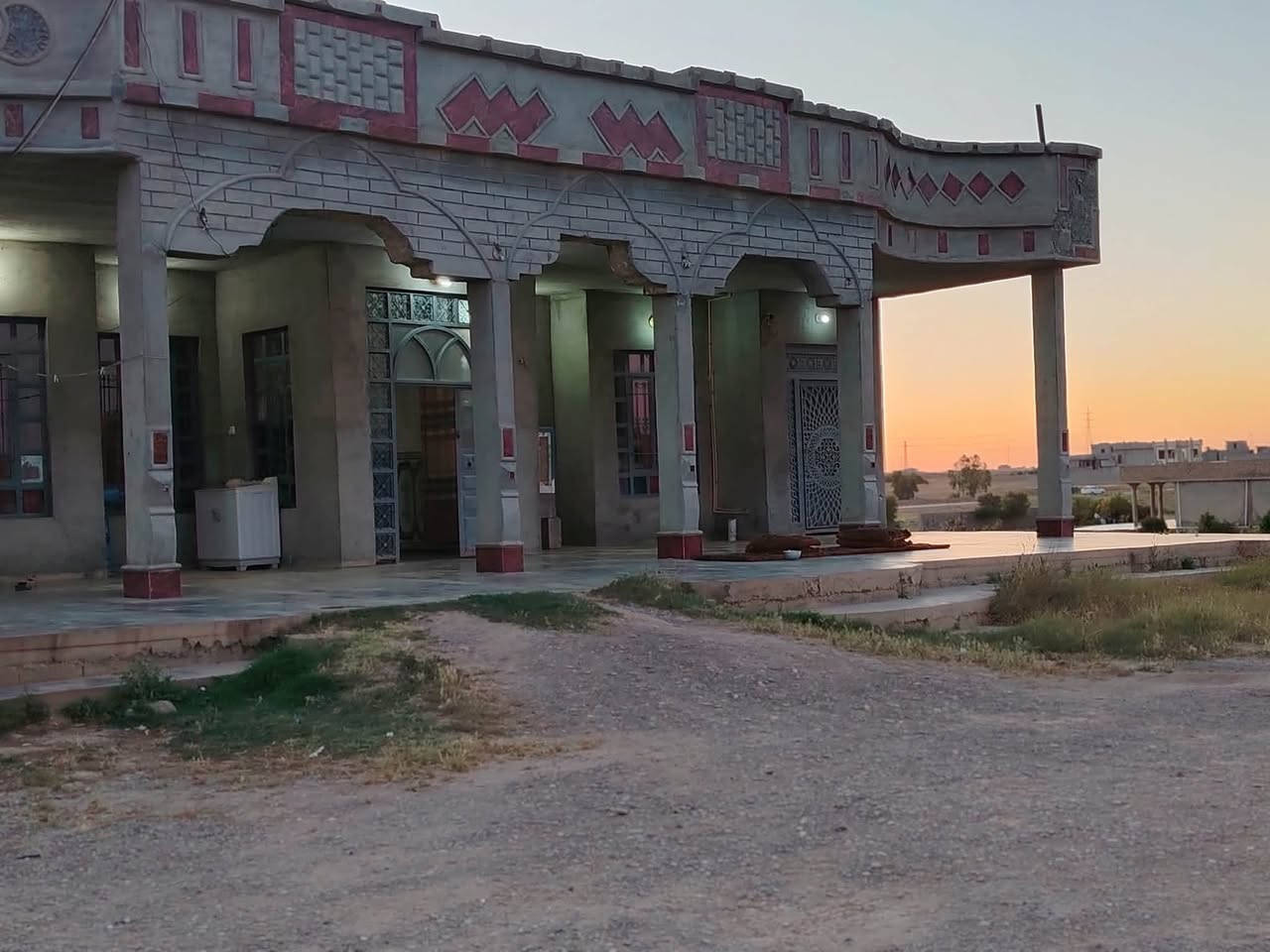 بيت للبيع
فرصة مميزة لامتلاك منزل في موقع هادئ ومناسب للعوائل.

• الموقع: [بعاجه قرب المعارض الفوك]

المساحة: [1500] متر مربع

ا غرف النوم: [2]

ربعه كبيره.

- صالة استقبال واسعة

أ مطبخ حار بارد

ملاحضه . الحقل من ضمن البيت

4 تتوفر جميع الخدمات للأستفسار

5 سعر البيت 60 وبي مجال

***********

***********
