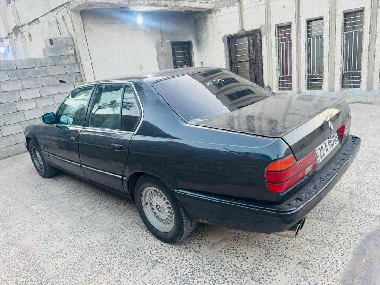 سلام عليكم
سيارة بيأم للبيع السيارة حجم 735 موديل 1992 لو اسود رقم اربيل انگليزي شرط التحويل 
السيارة كير ومحرك شرط ماناقصها كلشي
السيارة حلوة ومرتبه  بجم عريع  ويل جديد تخم  
السعر 55 وبيها مجال 
العنوان /صلاح الدين قضاء  الضلوعيه
رقم الهاتف /***********
