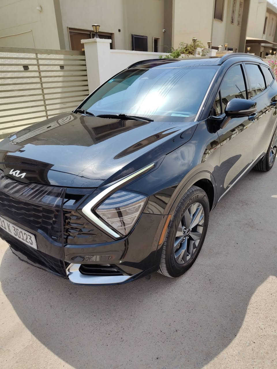 كيا سبورتاج هايبرد SX Prestige 2025، سيارة راقية واقتصادية، مواصفات عالية جداً، واستخدام شخصي.
#يرحم_والديك_اذا_ما_عجبتك_اعبر_المنشور
كيا سبورتاج هايبرد SX Prestige 2025
صور الحادث موجوده 👇 #جميع_الايرباكات_سليمه اتبدل بيها جاملغ خلفي وجنطه والباقي تعديل بارد  مكان السياره بغداد حي الجامعة او ابوغريب شارع الزيتون 
: #السعر💲 210💲 وبيها مجال 
🚘 المواصفات
• هايبرد 1.6 Turbo
• قوة 227 حصان• AWD دفع رباعي
• قير أوتوماتيك 6 سرعات
• #ممشى 22,000 كم فقط
• فتحة سقف بانورامية
• شاشات 12.3 إنچ
• كاميرا 360°
• حساسات أمامية وخلفية
• مراقبة النقطة العمياء
• مثبت سرعة ذكي
• أنظمة المحافظة على المسار
• مقاعد كهربائية
• تبريد وتسخين المقاعد
• تدفئة المقود
• باب خلفي كهربائي
• دخول وتشغيل ذكي
• شحن لاسلكي للموبايل
• Apple CarPlay وAndroid Auto
• إضاءة LED
• جنوط 18 إنچ
• نظام صوت Harman Kardon
• أنظمة أمان ومساعدة قيادة متقدمة
📌 VIN: KNDPXCDG9S7206026
السيارة نظيفة وممشاها قليل  وجاهزة 
***********
