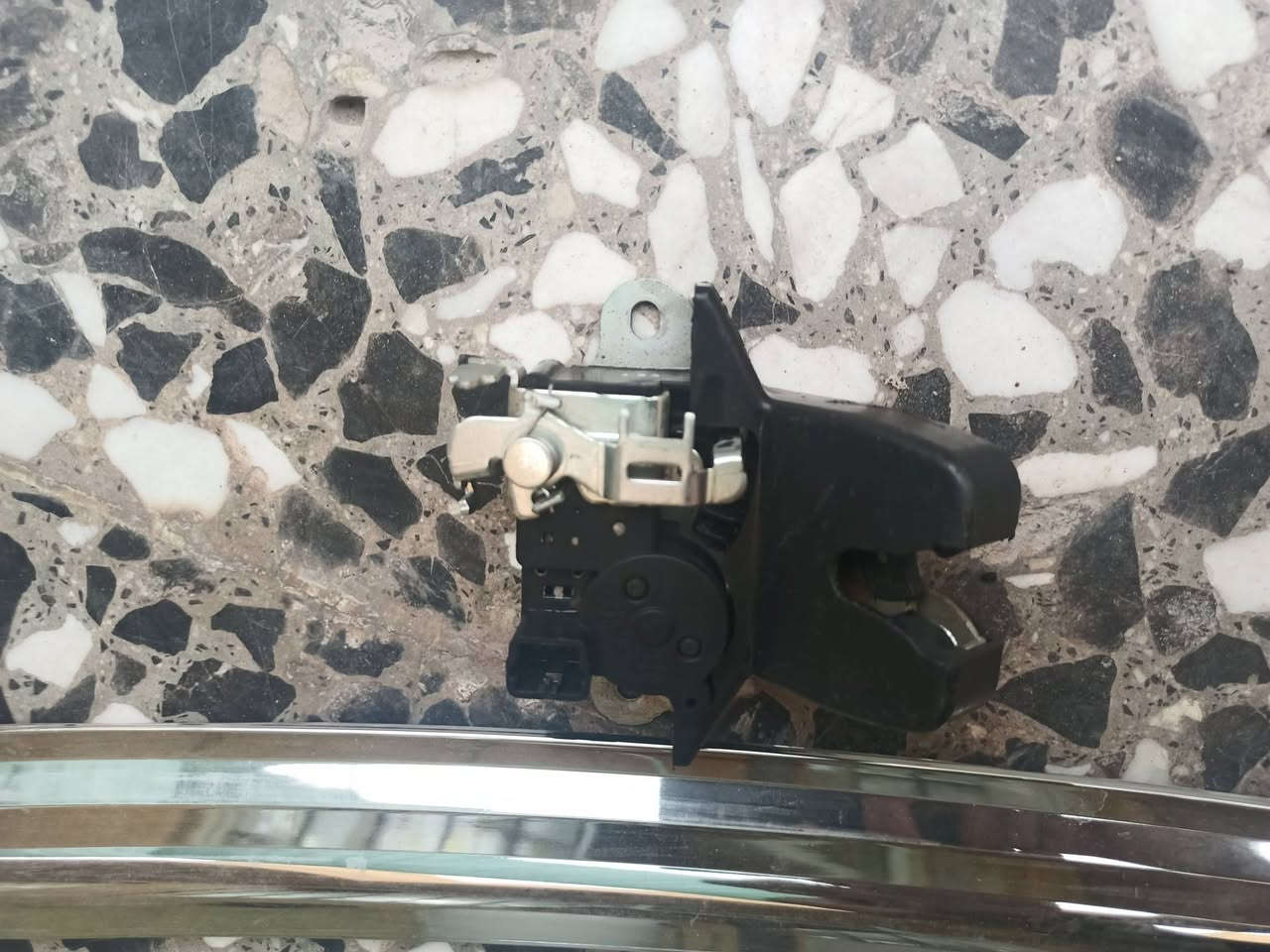 قفل جنطه جديد مع 3واقيات للبيع
***********

