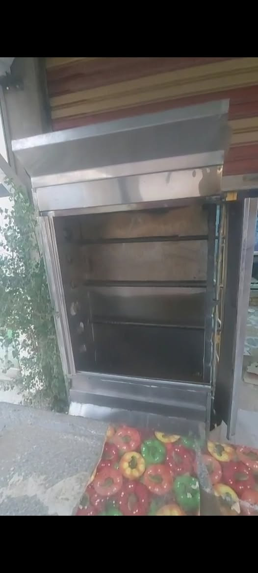 شوايه دجاج للبيع
العنوان ناصريه سوك الشيوخ 
للإستفسار ***********
