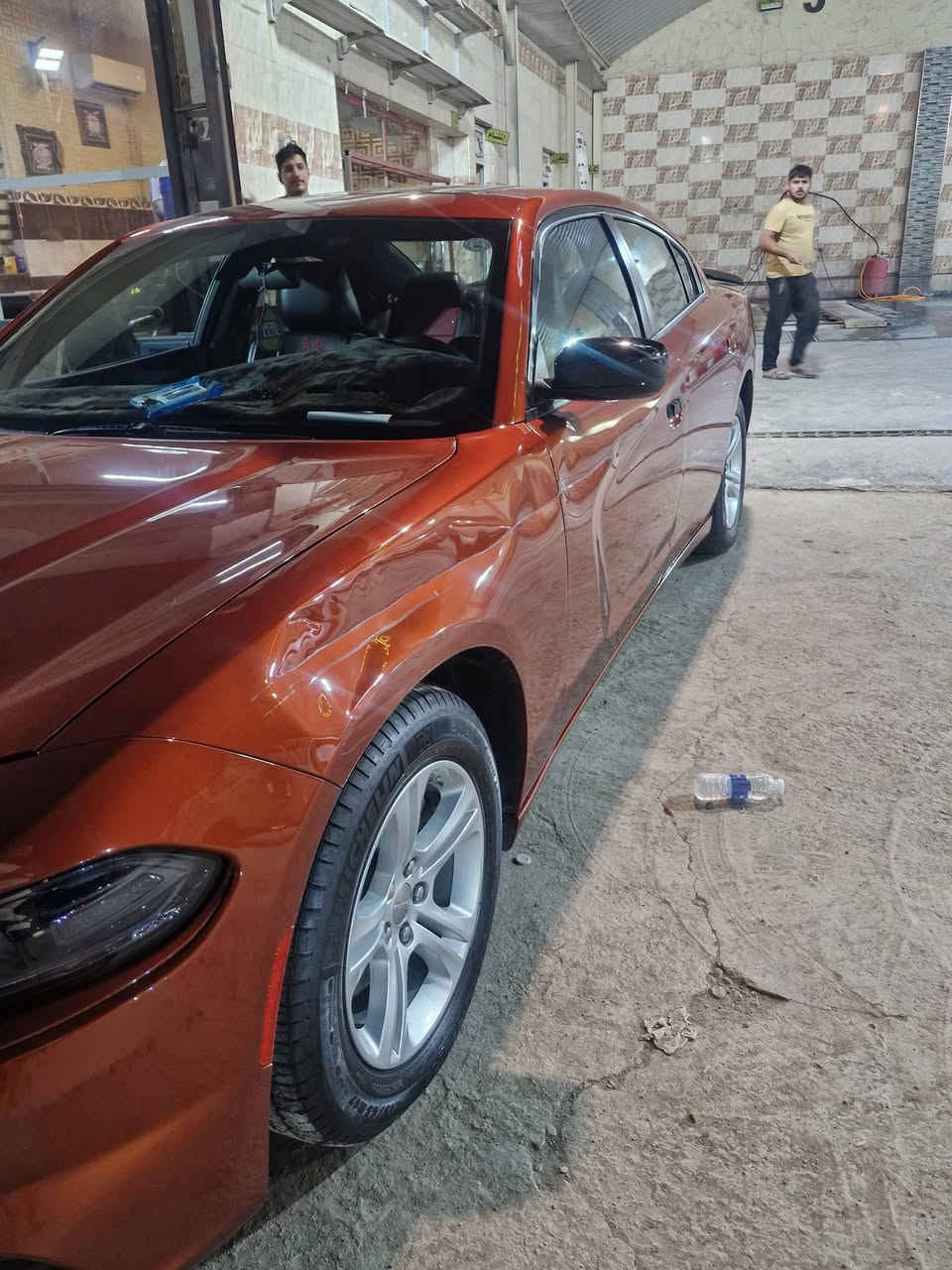 🔥 دودج جارجر 2023 للبيع – لون مشمشي مميز 🔥
🚘 موديل 2023
⚙️ محرك 3.6 V6
🎨 لون مشمشي مميز وملفت
✨ السيارة مرتبة ونظيفة
❄️ تبريد ممتاز
🔍 الفحص مفتوح للمشتري

⚠️ السيارة بيها حادث ومباعة على وضعها، وكل التفاصيل تنذكر للمشتري بكل وضوح.

💵 السعر: 23,000 دولار (230 ورقة)
🤝 قابل للتفاوض بالمعقول للجاد

📞 ***********

الجاد يتفضل يشوف السيارة ويفحصها، وإذا صارت قناعة نتفاهم بالسعر 🤝

#جارجر #دودج_جارجر #Charger #DodgeCharger #سيارات_للبيع #سيارات_العراق #بغداد

نص مكتوب في الصور:
- للبيع DODGE CHARGER 2023 | V6 3.6L فيها حادث على حادثة 3.6L V6 محرك قوي قير أوتوماتيك دفع خلفي مسافة مقطوعة كلم - تيريد ممتاز للاستفسار *********** السعر على السوم