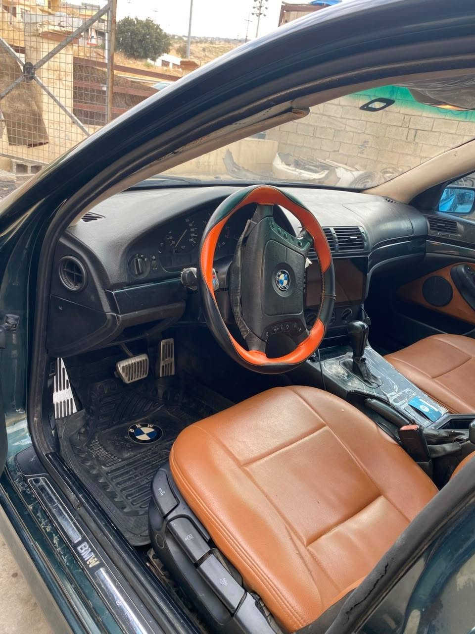 BMWسە قە ڕ مۆدیل 2000نرخی 98مجال  500دۆلار غرامەی تێدایەعیزام سبوغ    *********** شقلاوة, أربيل
