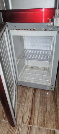 براد ماء • فلتر ماء • تنور خبز كهرباء」「خوذة دراجة」「باب بلاستك جديد」「عا...