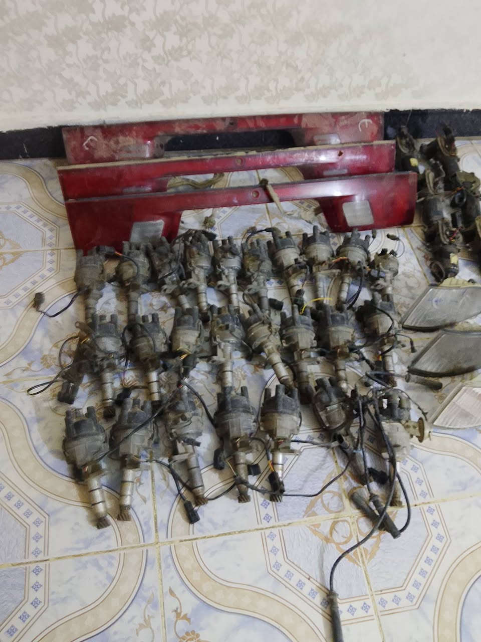 شلع ابيعهن كلهن سعرالقطعه 10الاف مفردمابيع ***********
