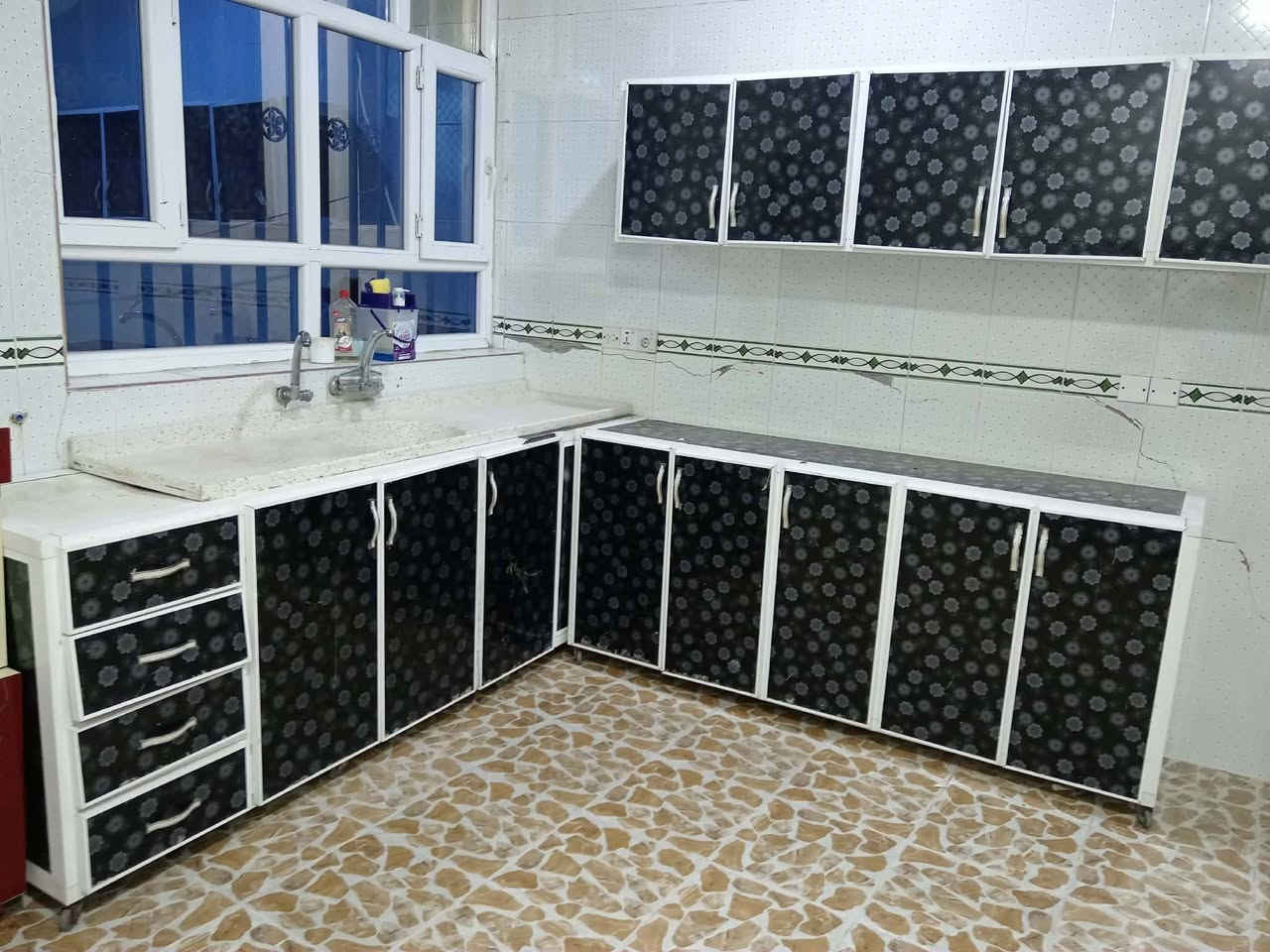 للبيع كونتر مطبخ كامل 
للسعر الاتصال ب الرقم👇👇👇👇

***********
