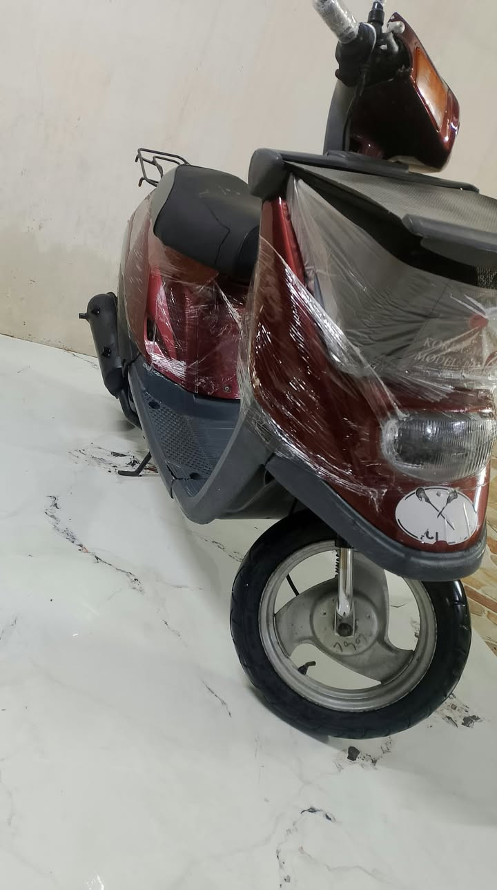 السلام عليكم، هذه الدراجة للبيع
النوع: ياماها (Yamaha))

المحرك: ما مفتوح وبدون أي مشاك

الكهربائيات: كلها شغالة ونظيفة

العدادات:شغال(عدادالسرع البنزين)

المكابح (البريك): يقف بمكانه، بدون أي عيب 

الفطر (الشرائح/الكفرات): ما مكسور 

وجاهز بلاديالإطارات (التواير): جديدة

السعر: 350 ألف بی مجال

رقم :***********
