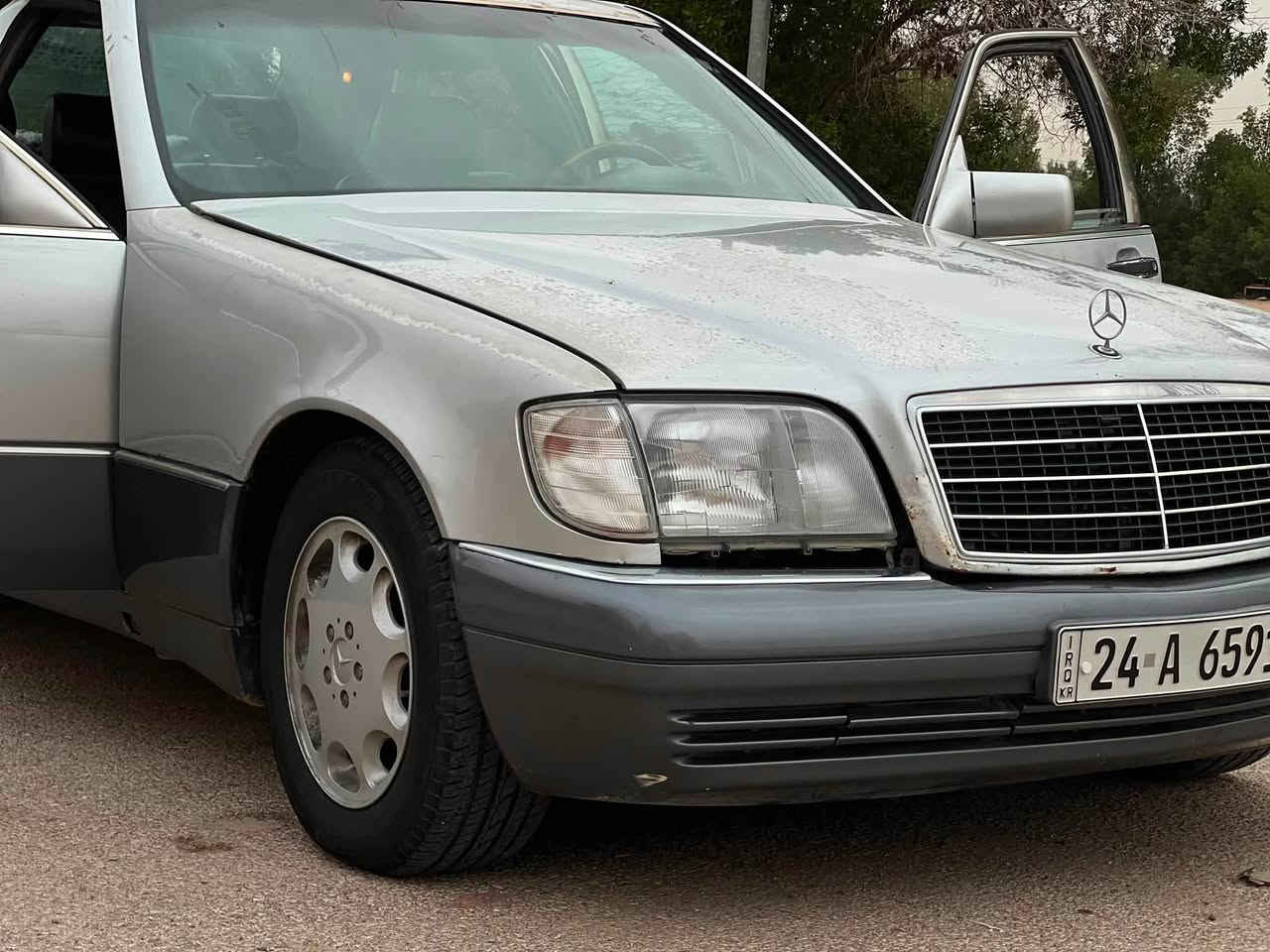 مارسيدس شبح موديل ١٩٩٦
كير ومحرك ففتي مكفولات 
رقم اربيل جديد تحويل او وكالة 
السعر ٤٥ وبيها مجال
مكانها نجف  
‏‭***********
