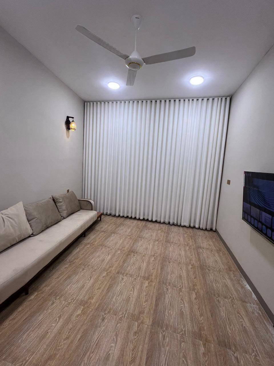 تجهيز وشد اثاث احد الزبائن بعد انهاء البناء من قبل مكتب البطاح المعماري لبناء وترميم الدور والعمارات الحكومية والاهلية الكائن في هيت حي المعلمين
