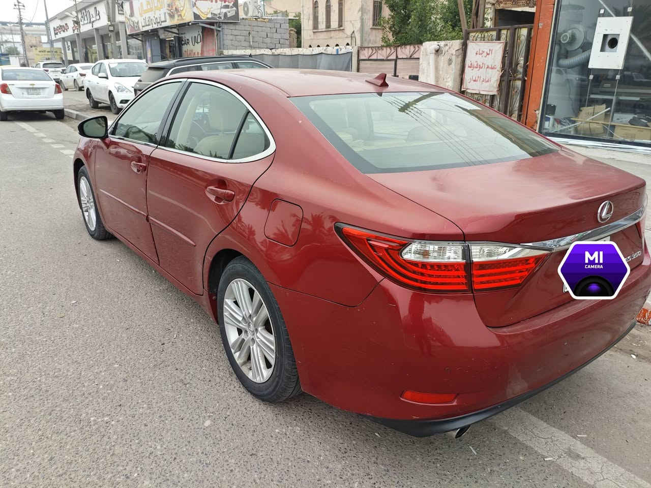 السلام عليكم
لكزس ES350 مديل 2014 محرك 6 سلندر 3500 
رقم بصره وارد امريكي السياره نضيفه و حلوه تبريد ثلج
حداديه امامي خلفي هسه مبدلهة
تخم تايرات جديد
السياره استخدام شخصي و بيهة شوي ملاحظات 
حادثها بابين جهة السايق واحد مبدل و واحد معدل و مصبوغ والتكمه بيهة شوي تعديل بارد و حادثها بالعراق الچاملغ جهة العبري و البنيد
مواصفات السياره معروفه
فتحت سقف
ثلاث انضمت قيادة 
بصمه تشغيل 
ثلاث وضعيات خزن مقعد
ماوس تحكم شاشه
تحكم جهتين ستيرن
نظام دخول ذكي
و بعد هواي مواصفات بيها 
السعر 115 ورقه و بيهة مجال قليل للشراي
العنوان البصرة المشراق الجديد 
للتواصل ***********  /  ***********
