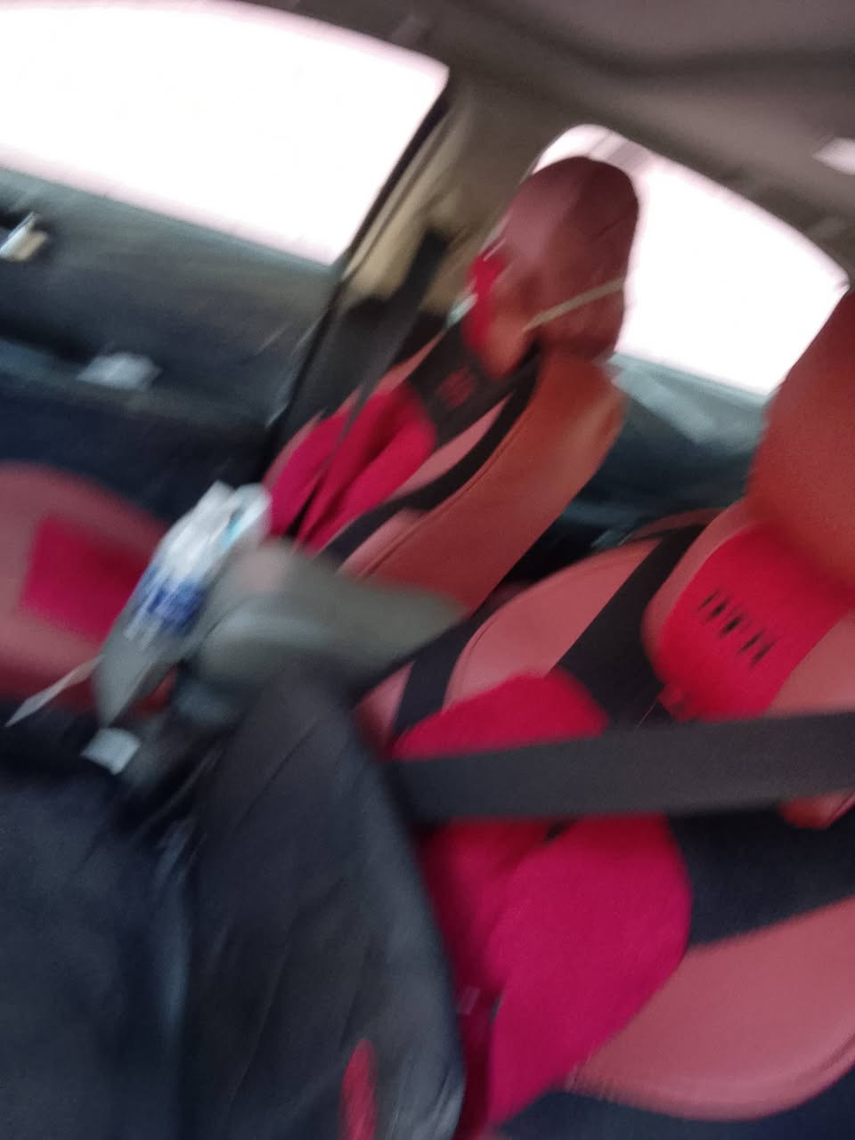 سلام عليكم
سياره فورتي موديل 2020 تبديل 3قطع جاملخ وبنيد وباب سياق مبدله محتاجه حمام وبولش ماشيه 144ميل عنوان الاعظيمه 
تواصل ***********
سعر 110ورقه
