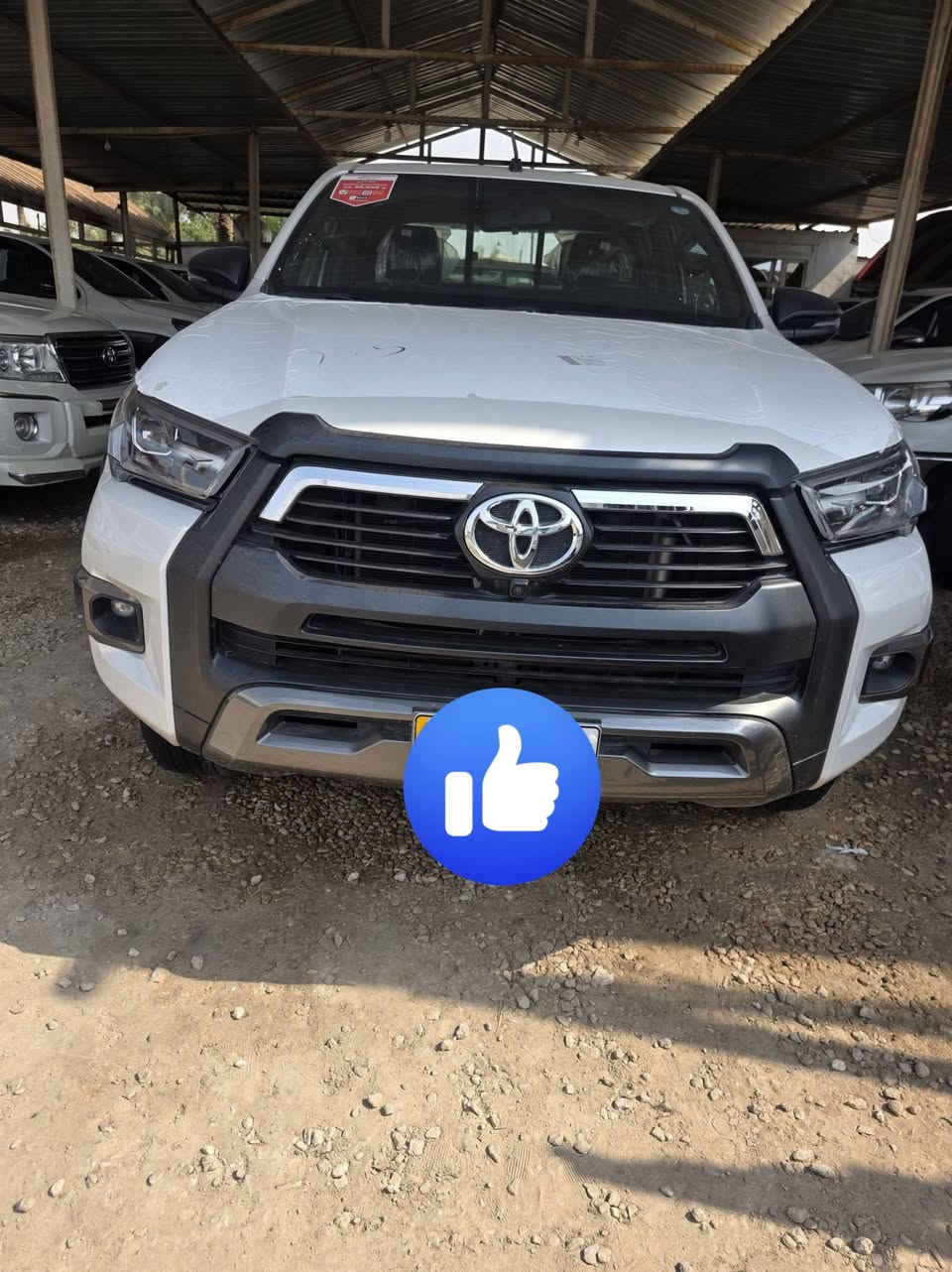 هايلكس • ٢٠٢٥ • ماشيه ١٤ ألف
