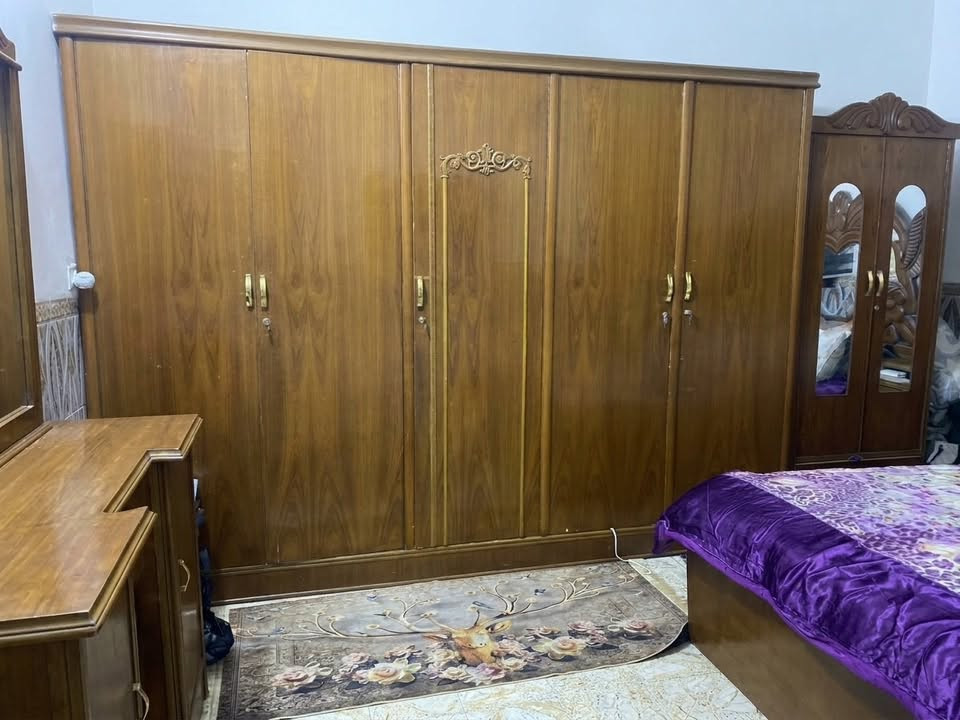 غرفه اخشاب • نضيفه • ٧ قطع