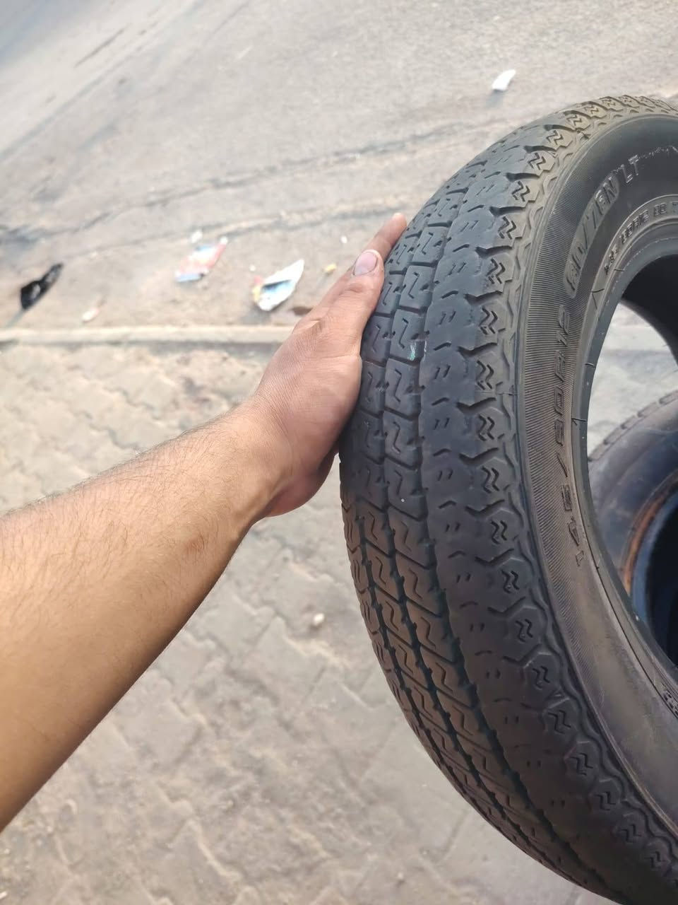 تايرات ستوته باله اصلي جديد مامستخدم سعر التك 22 الف مكاني سماوه تقاطع القشله ***********

