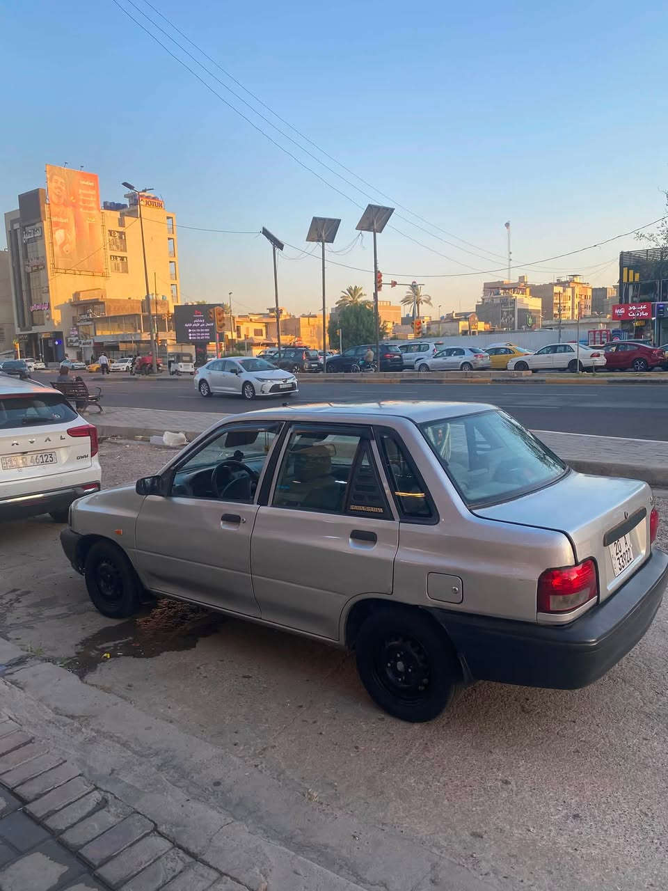 سلام عليكم سايبه اللبيع موديل ٢٠١٢
سياره رقم ديالى تحويل ثاني يوم جاهزه من كلشي عد تبريد سويته وكف من وحده سياره كير مكينه شواصي بلاد وخير من الله رايدها ٣٧ بيها مجال للشراي 
عنون سياره بغداد الزعفرانيه 
رقم ***********
