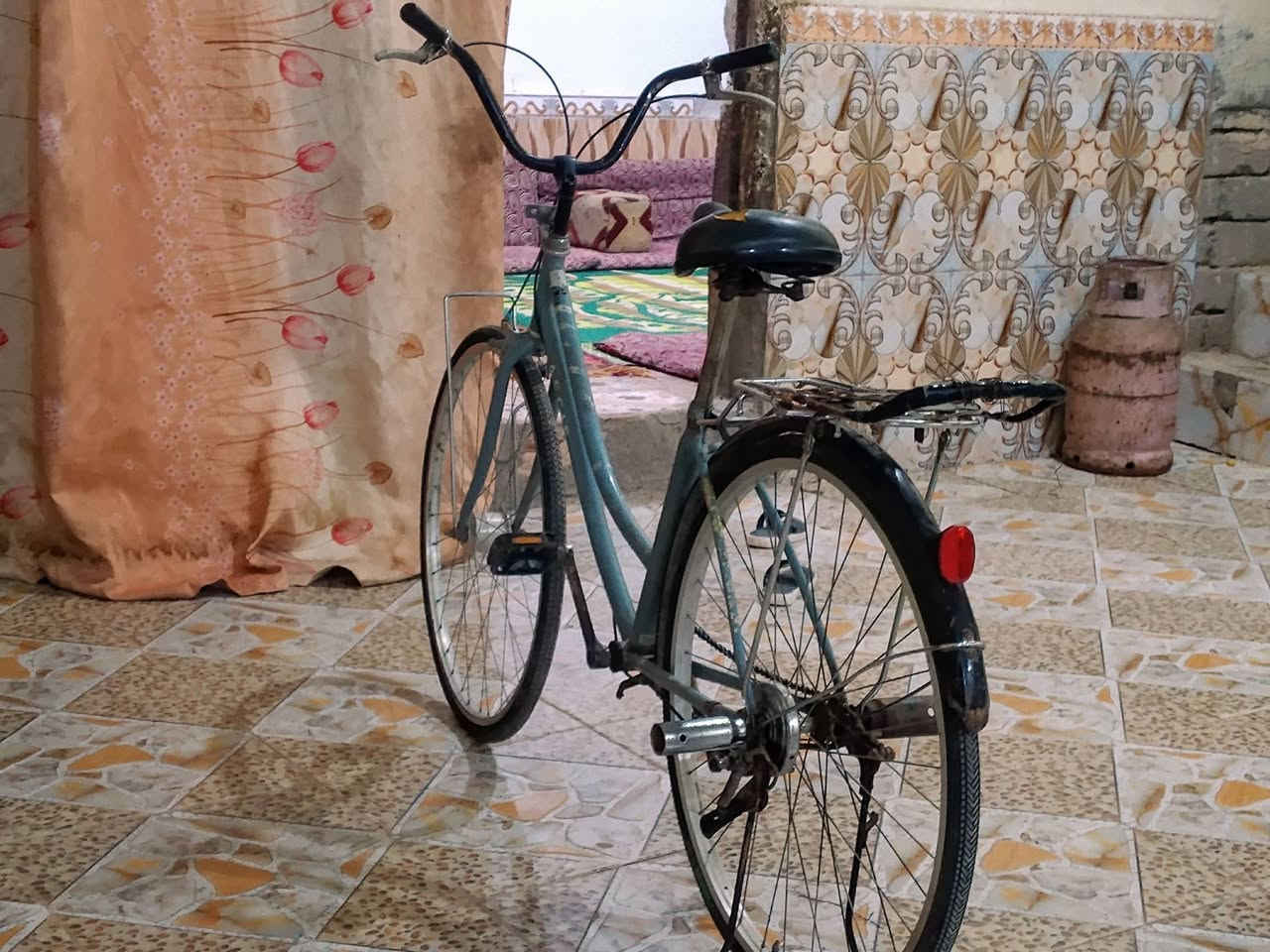 بيسكل للبيع بيسكل كامل حساس تواير جوابه بريكات كله جديد 🫴 البيع ب ٨٠ و بي مجال قليل  بيسكل أحله من ال بل صوره وتساب 🫴*********** فقط وتساب
