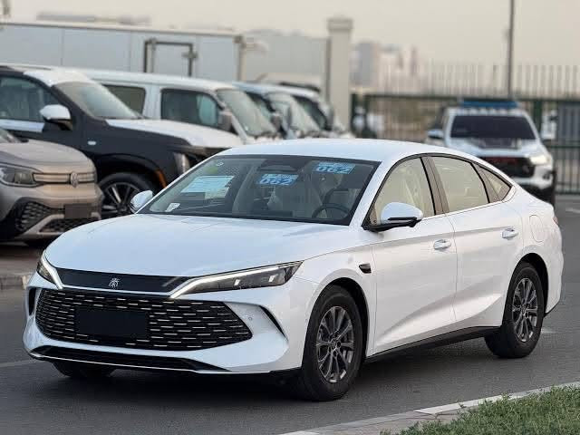 🚗 للبيع: BYD Qin L موديل 2025 | بحالة الزيرو تماماً 🚗

فرصة ممتازة للي يدور سيارة جديدة ومجهزة بالكامل بجميع البرامج والأوامر الصوتية، بدون عناء البرمجة أو الانتظار!
✨ أبرز المواصفات:
• العداد: 450 كم فقط (بحالة الشركة)
• المواصفات: أعلى فئة فول مواصفات (ما عدا الفتحة)
• الأنظمة والتكنولوجيا: 13 كاميرا محيطية + نظام الاصطفاف الذكي (Auto Park)
• الملحقات: جميع أغراضها الأصلية كاملة وبحالة الوكالة
🛠️ البرمجة والتجهيز (جاهزة 100%):
• تعريب شامل وكامل للأنظمة والواجهات
• تحدث وأوامر صوتية باللغة العربية: تسولف ويا السيارة وتنفذ أوامرك بالعربي مباشرة
• مجهزة بكافة التطبيقات والبرامج الأساسية للقيادة والترفيه
📋 الموقف القانوني والأوراق:
• السيارة كاتي (تترقم أربيل)
• الفحص والبراد كاملين وجاهزين
• متبقي لموعد التسجيل 60 يوم (شهرين) – تراجع المرور وتسجل اللوحة باسمك مباشرة
💰 السعر: (171 ورقة) قفل نهائي 🔒
📞 للتواصل والاستفسار (واتساب فقط):
السيارة في كركوك 

📲 ***********
