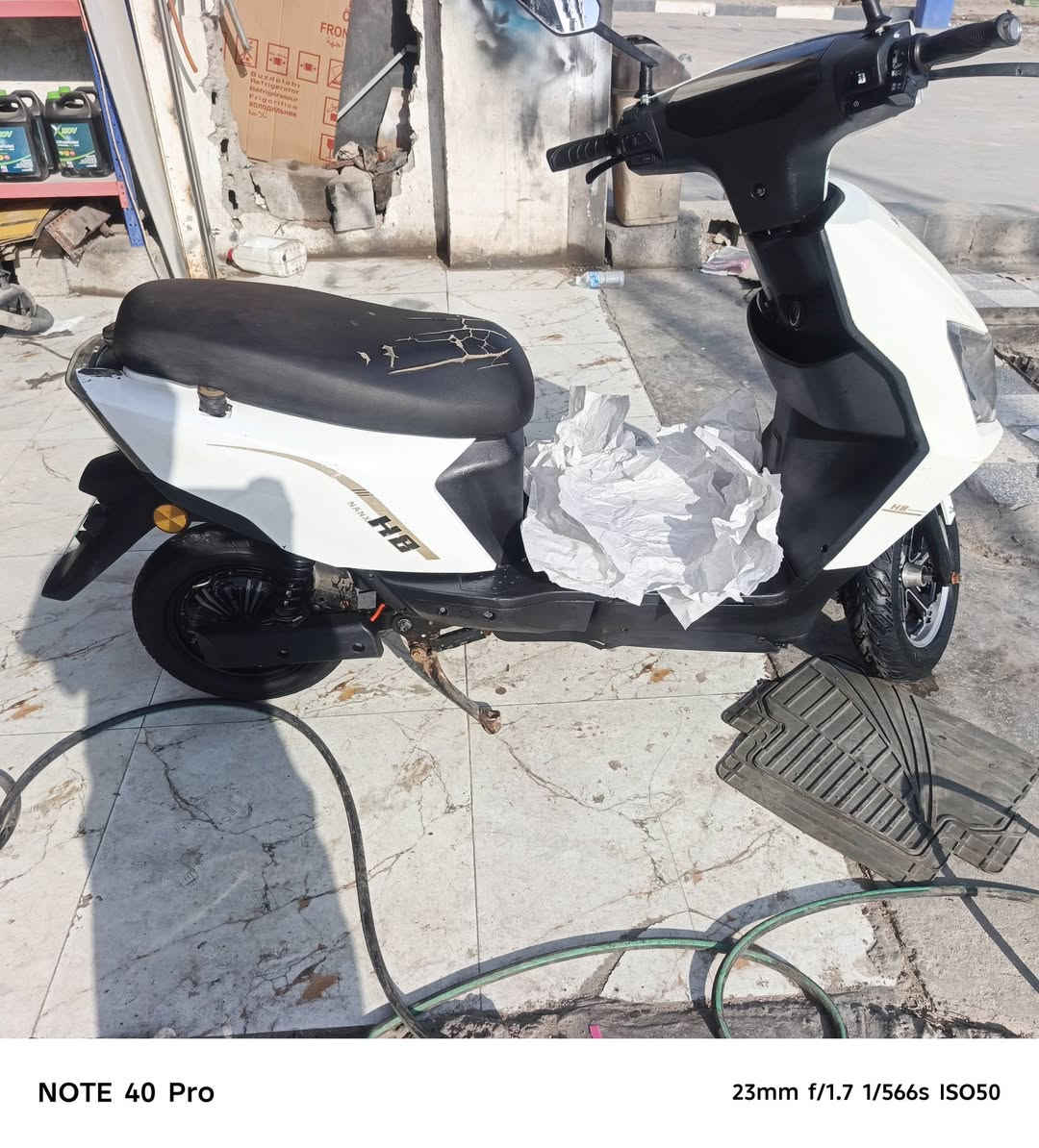 دراجه شحن للبيع نضافه 85٪ ولبطاريات 90٪
سعرها 500٪
وبيها مجال بصيط 
الستفسار ***********

نص مكتوب في الصور:
- NOTE 40 Pro 23mm f/1.7 1/365s ISO50
- NOTE 40 Pro 23mm f/1.7 1/445s ISO50
- NOTE 40 Pro 23mm f/1.7 1/200s ISO58
- NOTE 40 Pro 23mm f/1.7 1/319s ISO50
